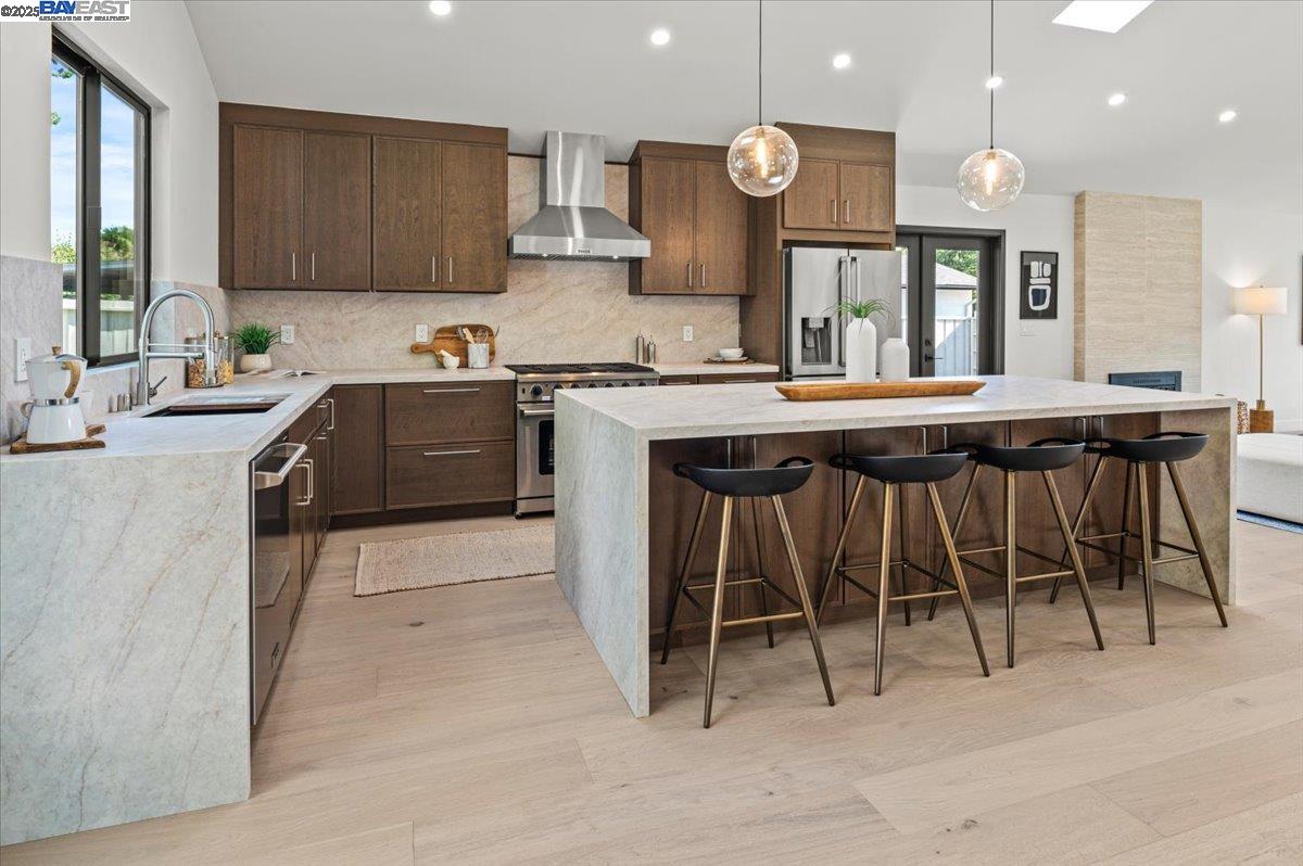 Detail Gallery Image 14 of 59 For 2162 Orin Ln, Pleasant Hill,  CA 94523 - 5 Beds | 3/1 Baths