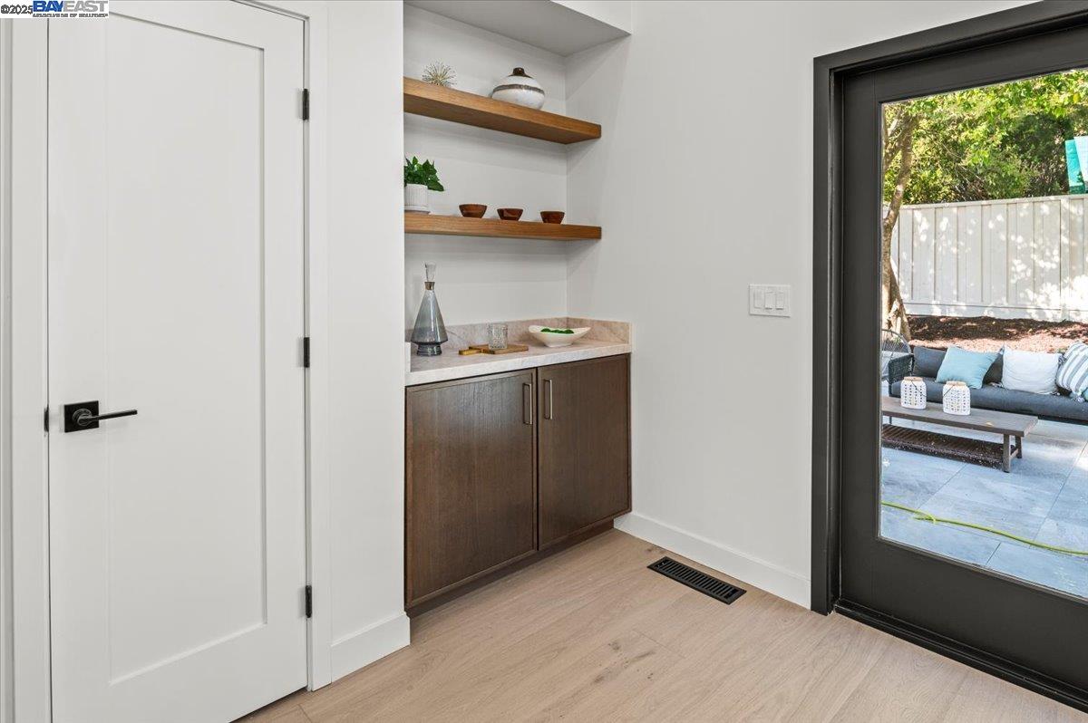 Detail Gallery Image 19 of 59 For 2162 Orin Ln, Pleasant Hill,  CA 94523 - 5 Beds | 3/1 Baths