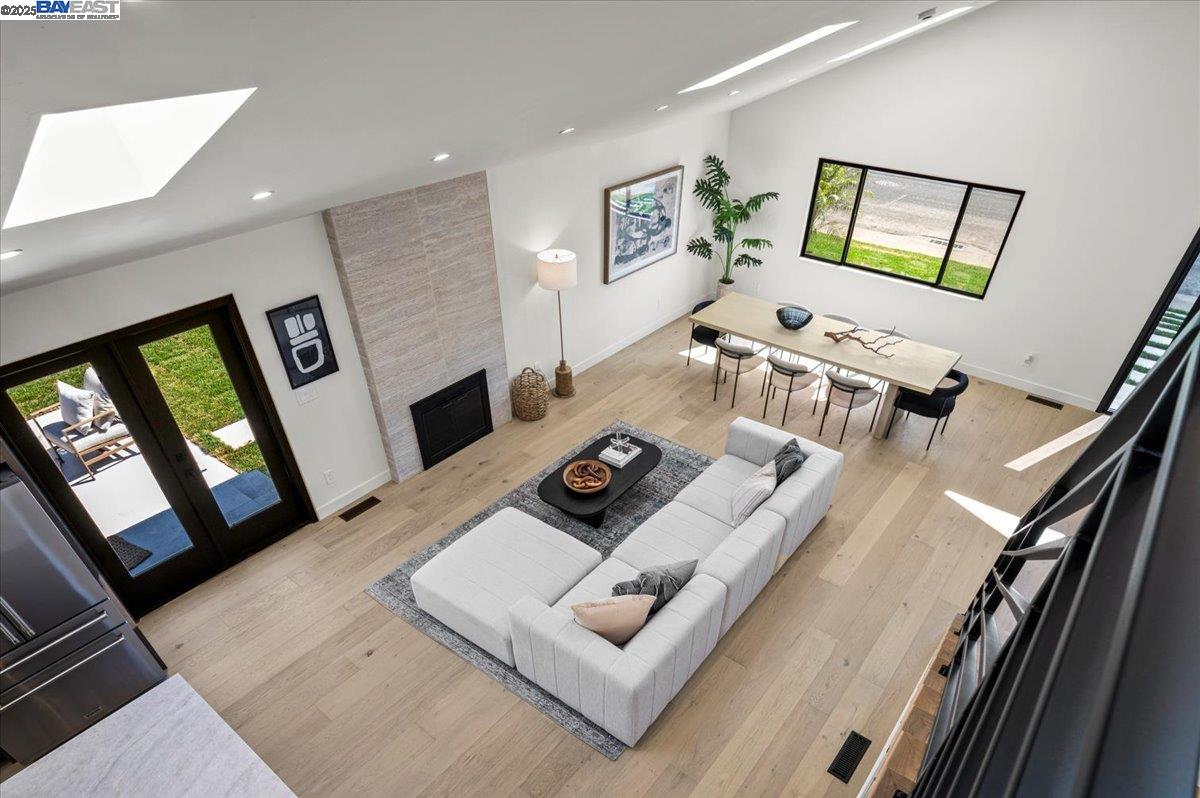 Detail Gallery Image 33 of 59 For 2162 Orin Ln, Pleasant Hill,  CA 94523 - 5 Beds | 3/1 Baths