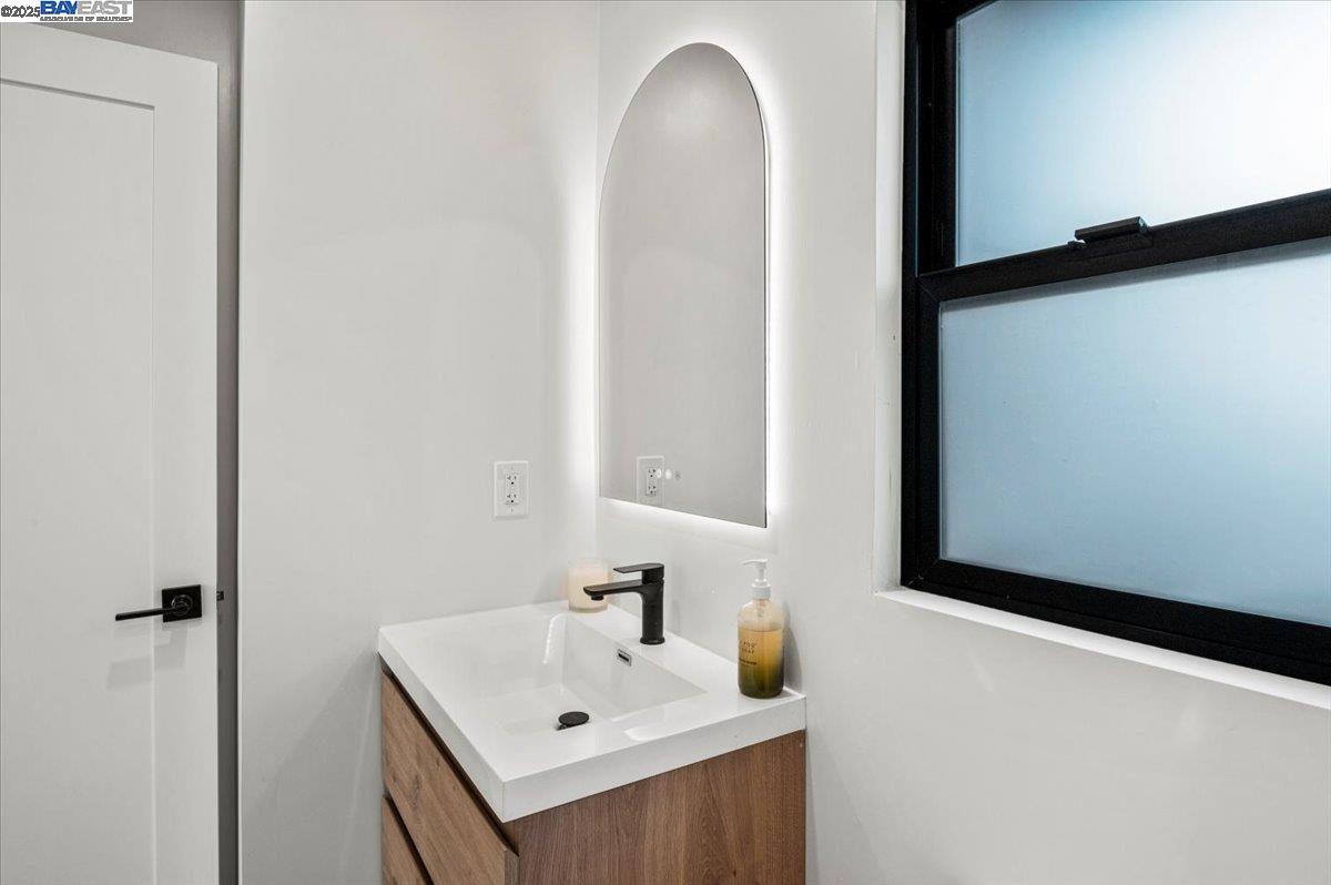 Detail Gallery Image 47 of 59 For 2162 Orin Ln, Pleasant Hill,  CA 94523 - 5 Beds | 3/1 Baths