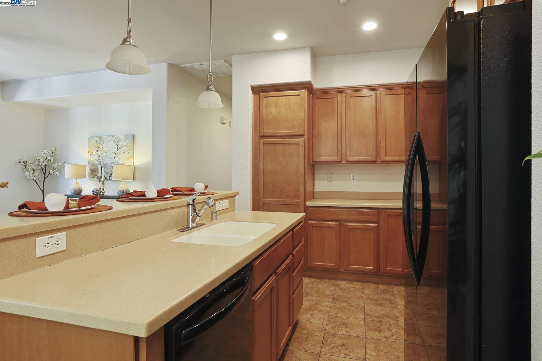 Detail Gallery Image 11 of 39 For 292 W Lucita Way, Mountain House,  CA 95391 - 2 Beds | 2 Baths