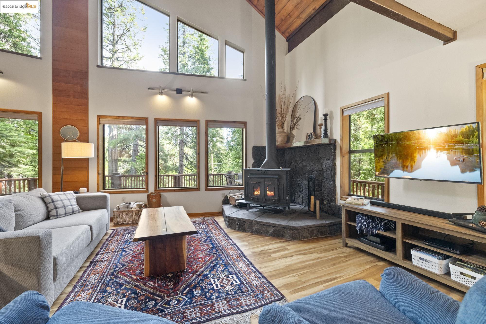 Detail Gallery Image 4 of 24 For 29435 Yuba Ct., Cold Springs,  CA 95335 - 4 Beds | 2 Baths