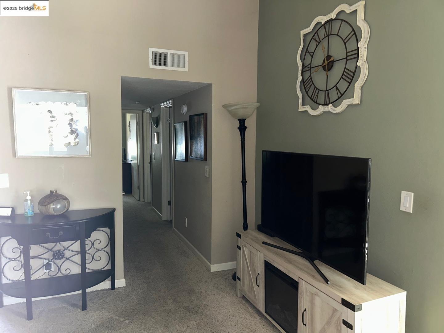 Photo #2: 41106495 Listing 