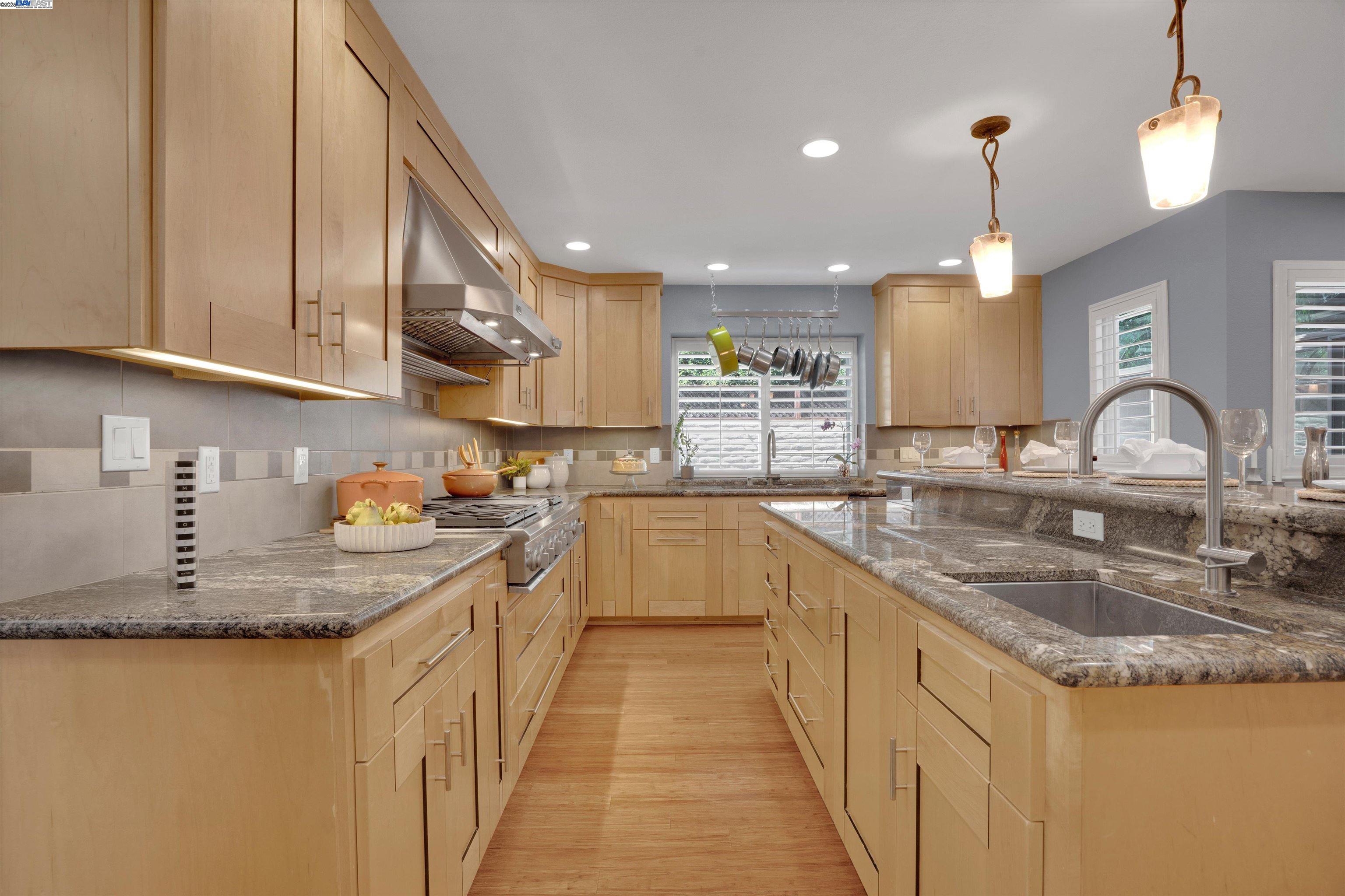 Detail Gallery Image 11 of 44 For 33499 Quail Run Rd, Fremont,  CA 94555 - 4 Beds | 2/1 Baths