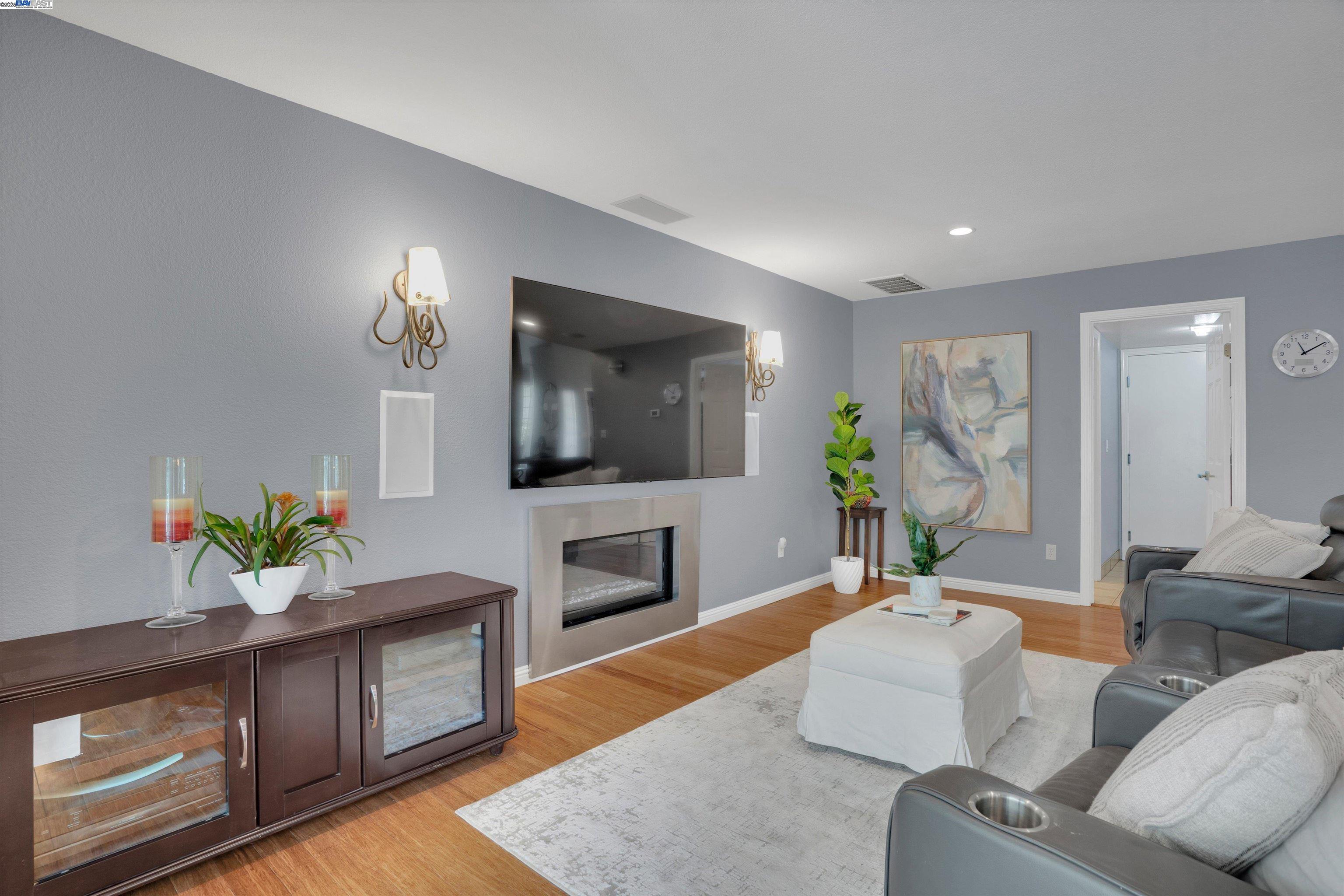 Detail Gallery Image 16 of 44 For 33499 Quail Run Rd, Fremont,  CA 94555 - 4 Beds | 2/1 Baths