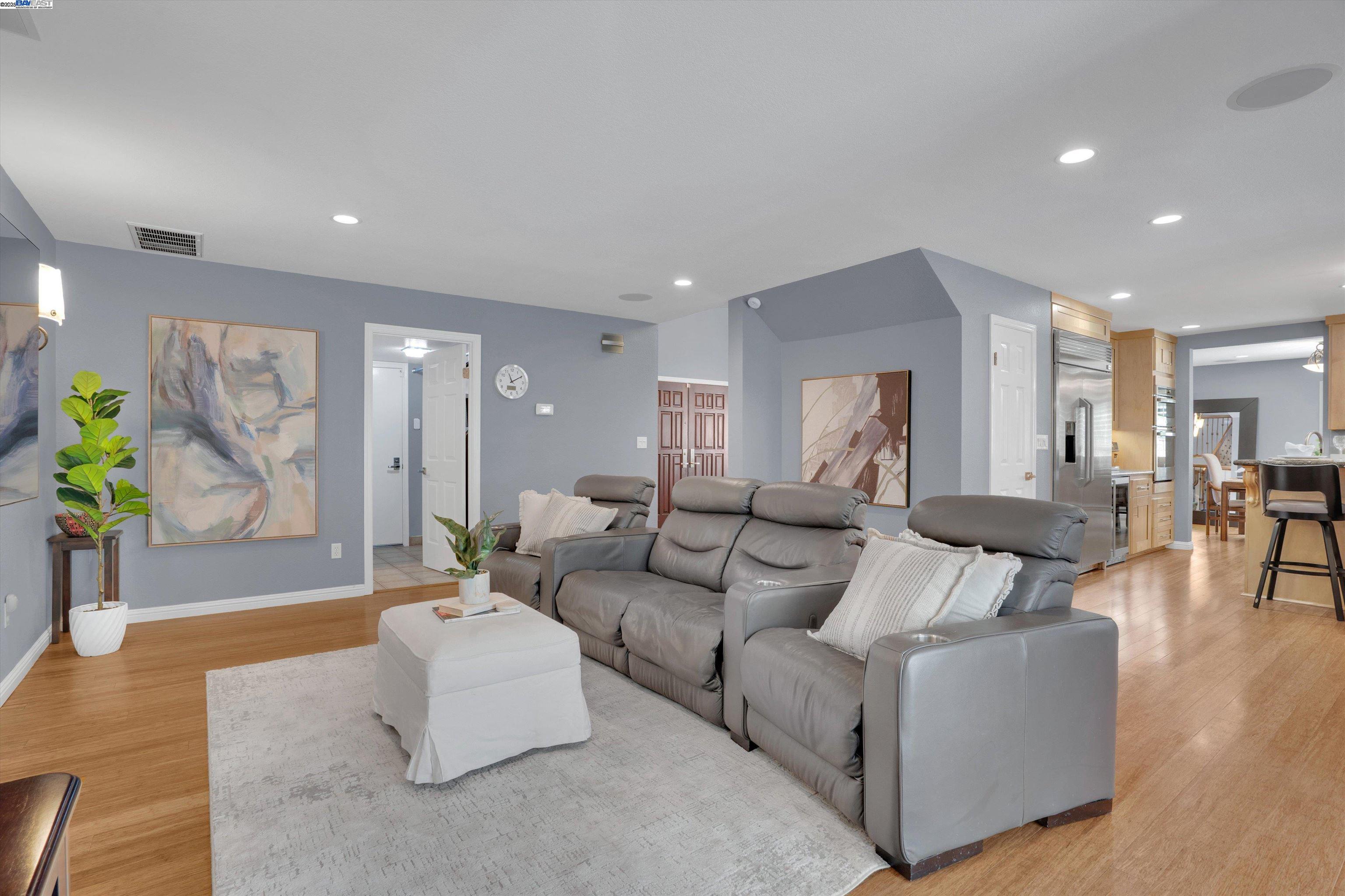 Detail Gallery Image 17 of 44 For 33499 Quail Run Rd, Fremont,  CA 94555 - 4 Beds | 2/1 Baths