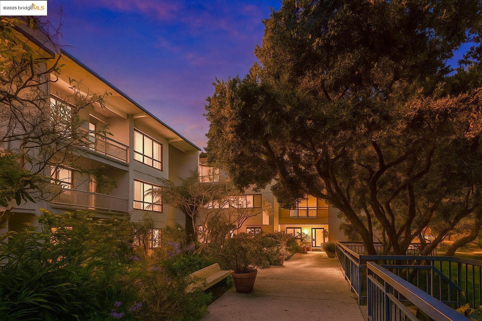 Detail Gallery Image 21 of 56 For 7 Commodore Dr #A355,  Emeryville,  CA 94608 - 1 Beds | 1 Baths