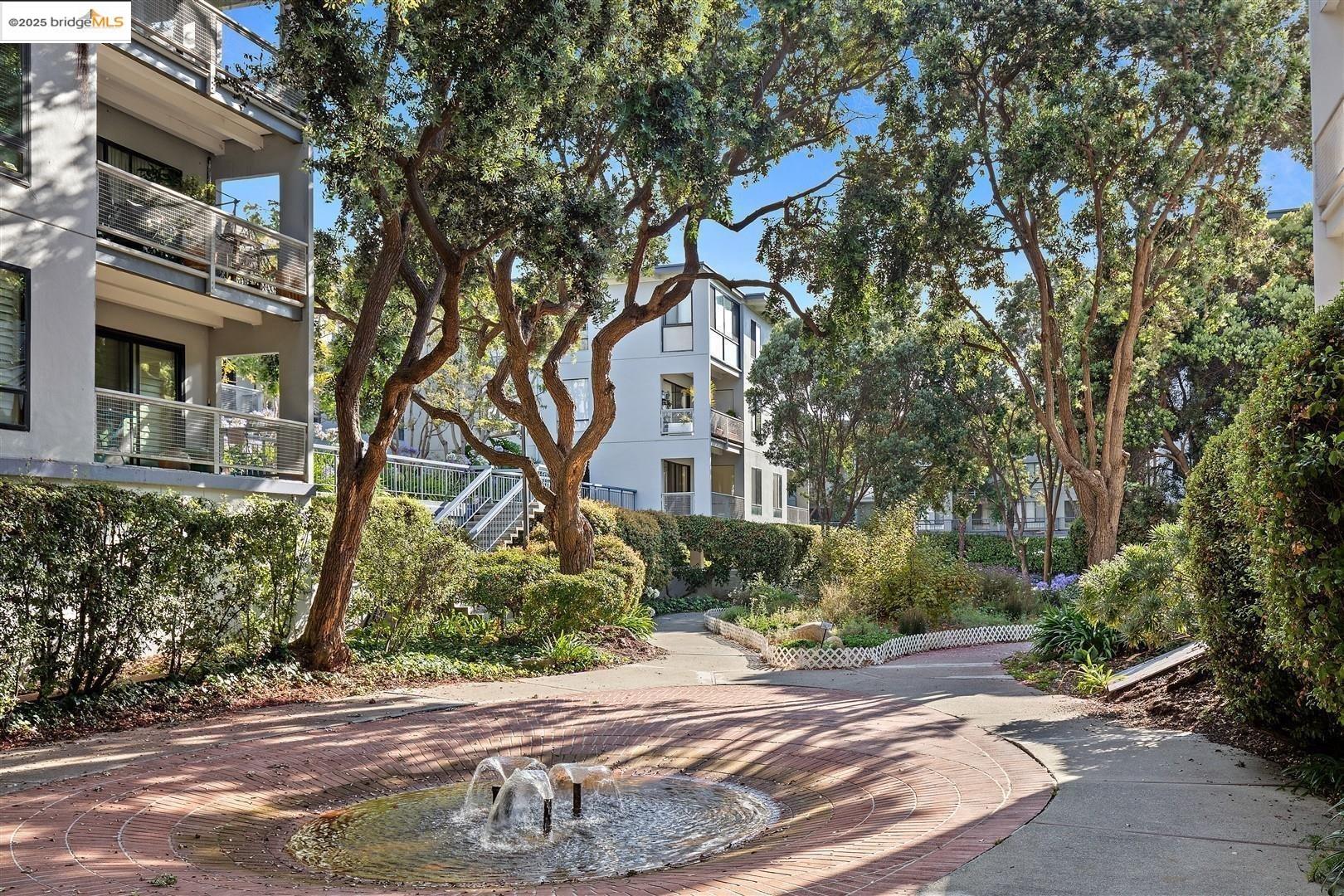 Detail Gallery Image 24 of 56 For 7 Commodore Dr #A355,  Emeryville,  CA 94608 - 1 Beds | 1 Baths