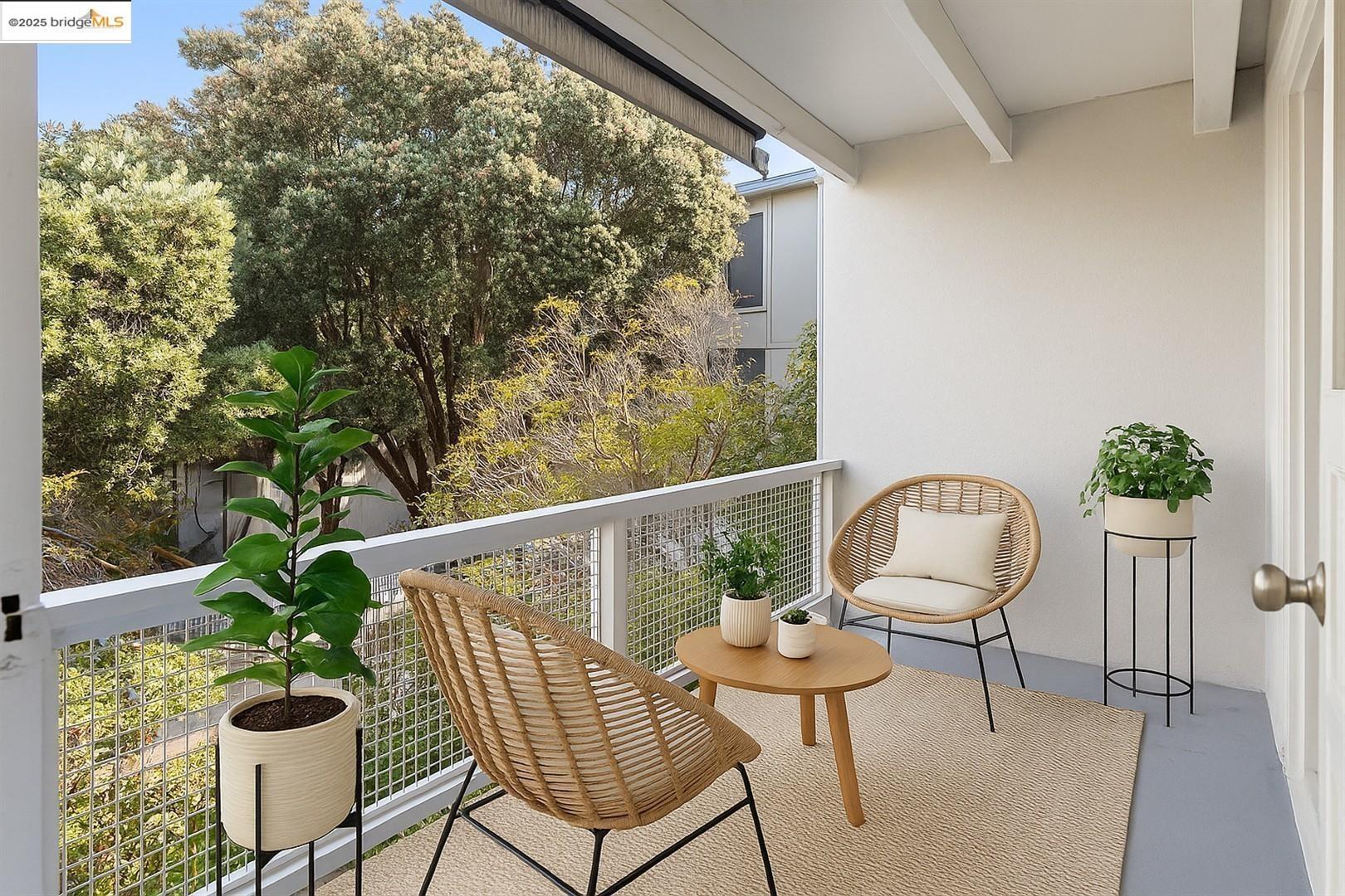 Detail Gallery Image 5 of 56 For 7 Commodore Dr #A355,  Emeryville,  CA 94608 - 1 Beds | 1 Baths