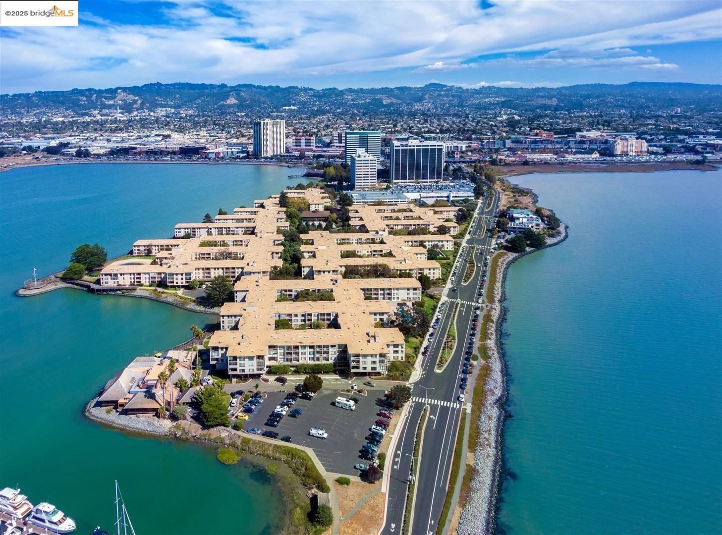 Detail Gallery Image 53 of 56 For 7 Commodore Dr #A355,  Emeryville,  CA 94608 - 1 Beds | 1 Baths