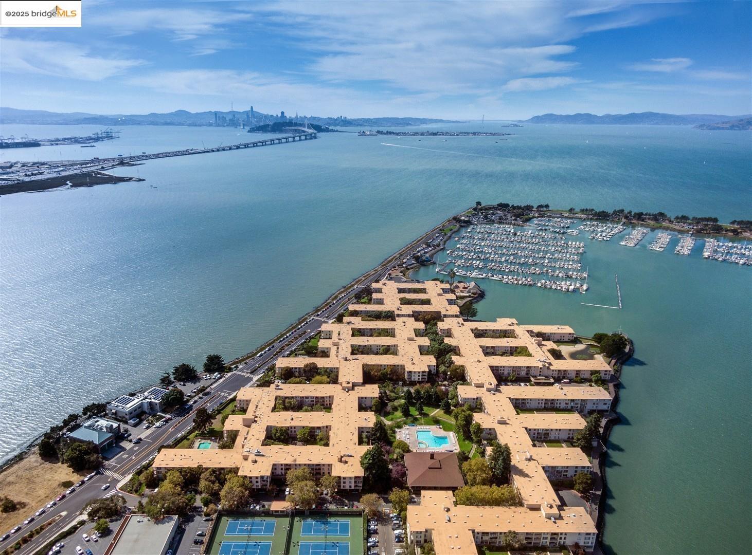 Detail Gallery Image 55 of 56 For 7 Commodore Dr #A355,  Emeryville,  CA 94608 - 1 Beds | 1 Baths