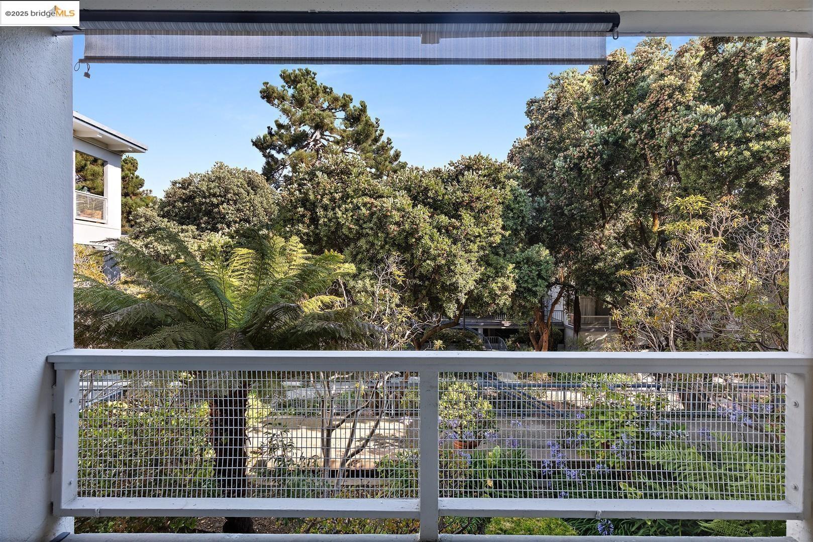 Detail Gallery Image 7 of 56 For 7 Commodore Dr #A355,  Emeryville,  CA 94608 - 1 Beds | 1 Baths