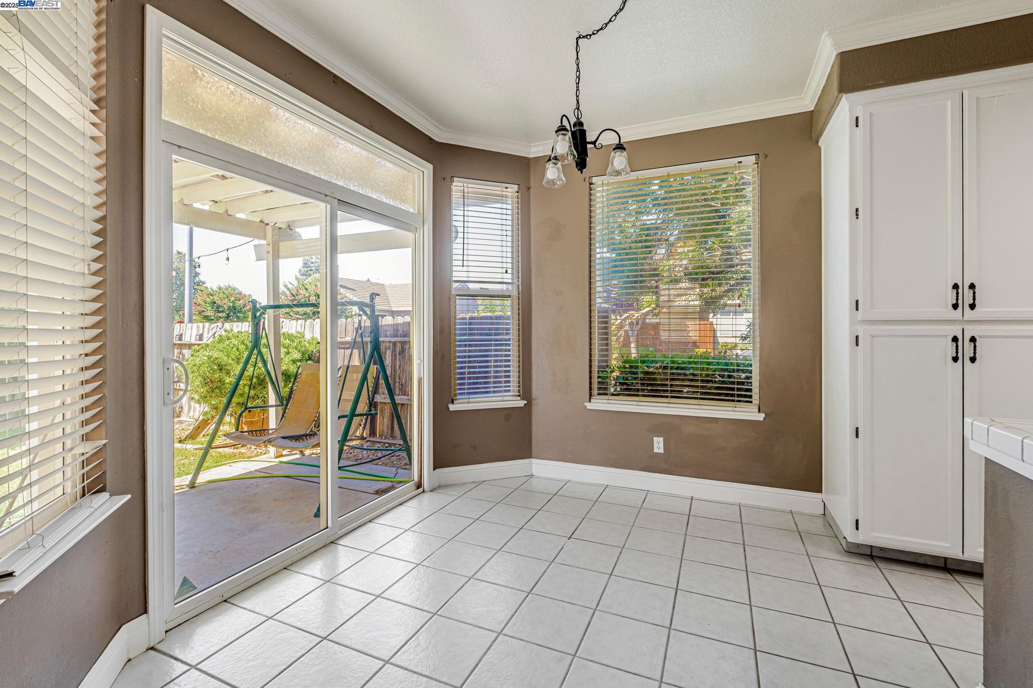 Detail Gallery Image 14 of 43 For 1786 Bergthold Ct, Manteca,  CA 95336 - 4 Beds | 2/1 Baths