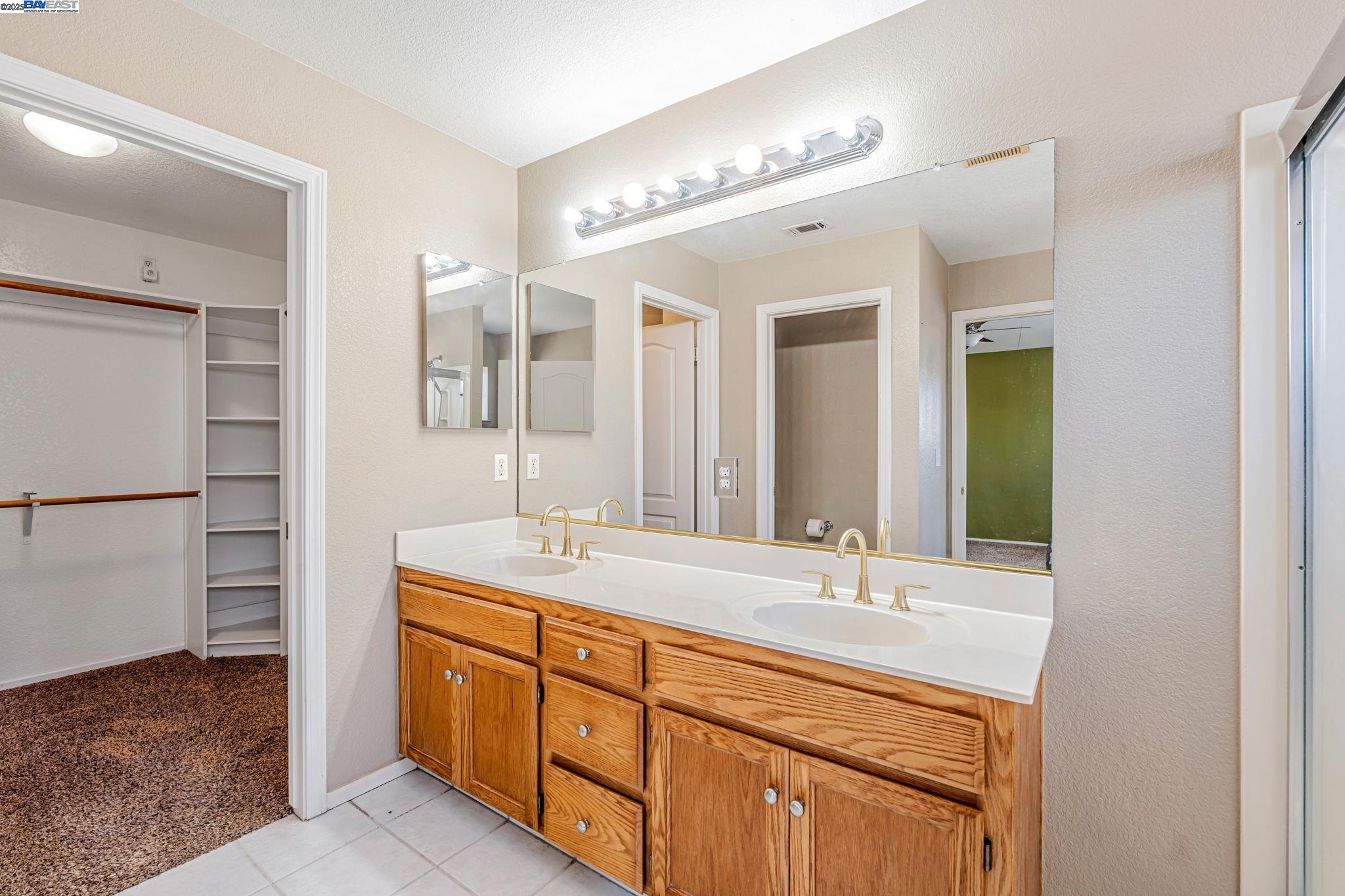 Detail Gallery Image 23 of 43 For 1786 Bergthold Ct, Manteca,  CA 95336 - 4 Beds | 2/1 Baths