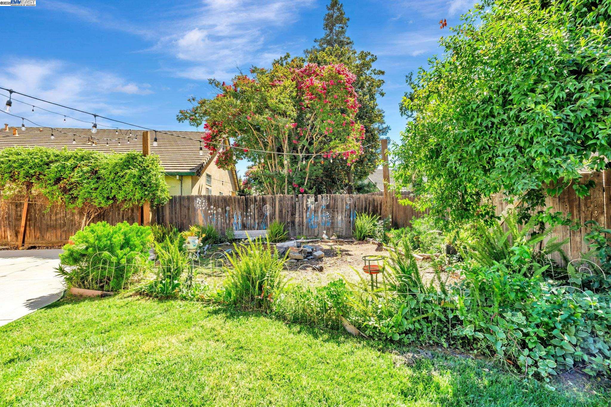 Detail Gallery Image 38 of 43 For 1786 Bergthold Ct, Manteca,  CA 95336 - 4 Beds | 2/1 Baths