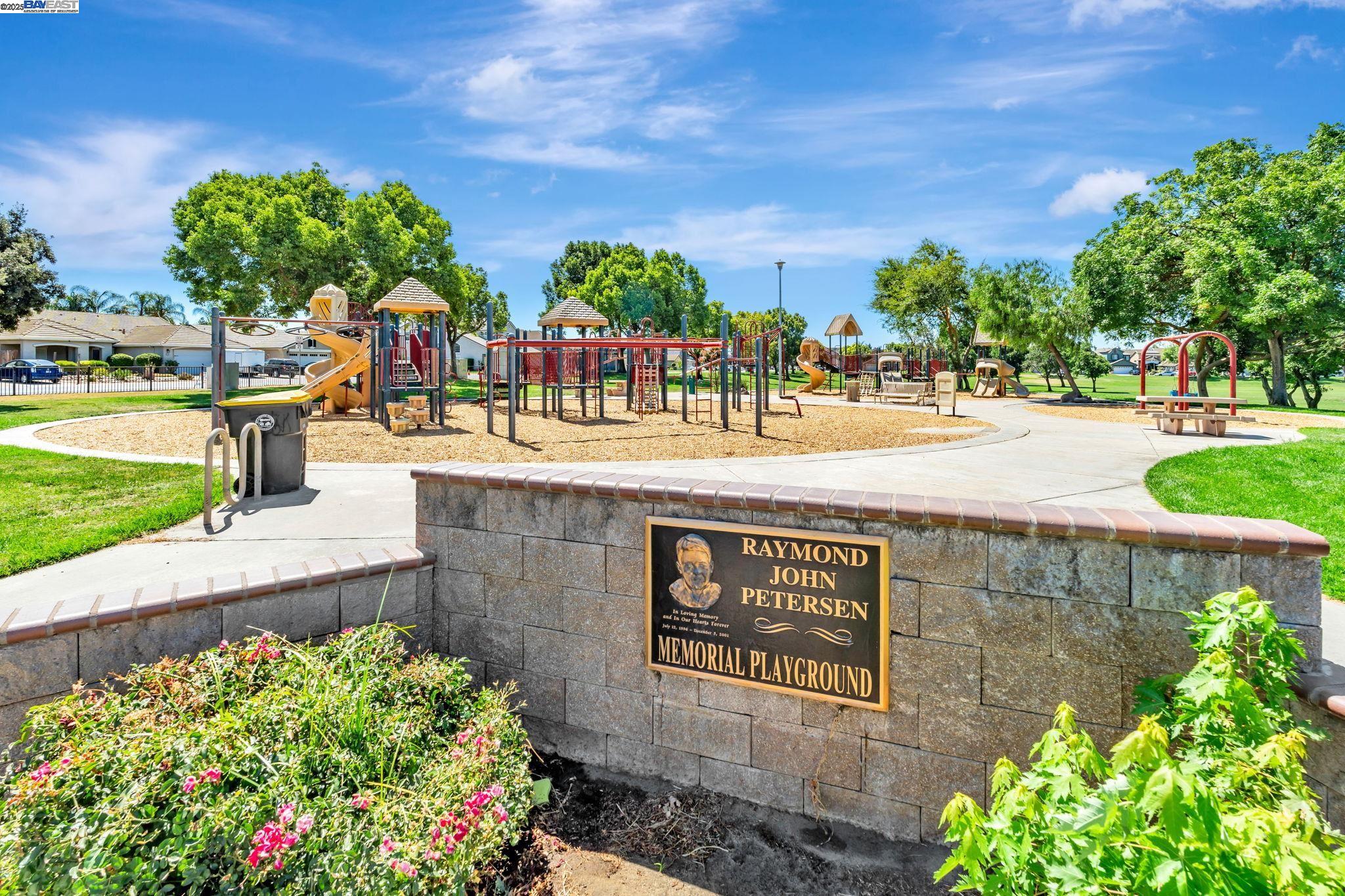 Detail Gallery Image 41 of 43 For 1786 Bergthold Ct, Manteca,  CA 95336 - 4 Beds | 2/1 Baths