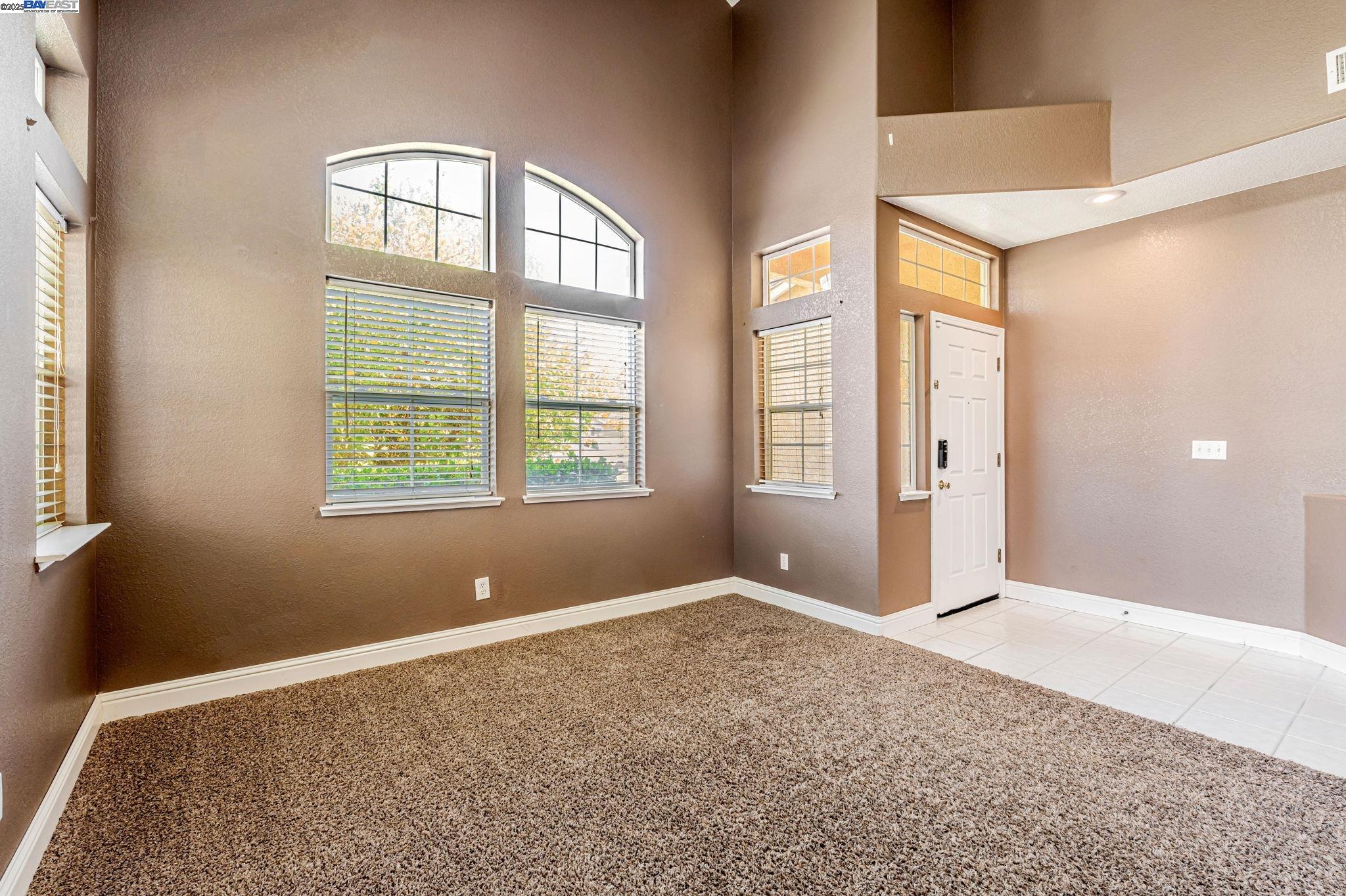 Detail Gallery Image 6 of 43 For 1786 Bergthold Ct, Manteca,  CA 95336 - 4 Beds | 2/1 Baths