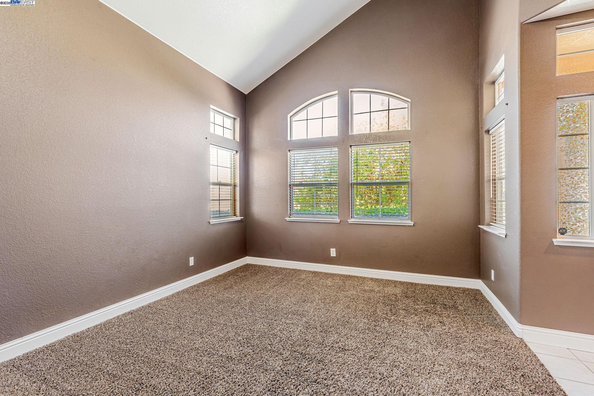 Detail Gallery Image 7 of 43 For 1786 Bergthold Ct, Manteca,  CA 95336 - 4 Beds | 2/1 Baths