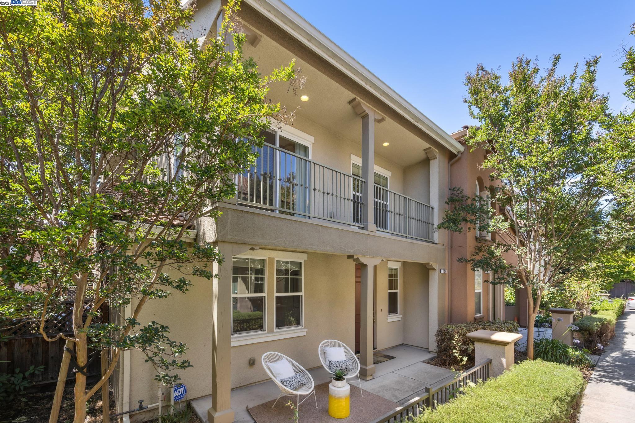 Detail Gallery Image 1 of 43 For 124 Montevina Way, Hayward,  CA 94545 - 3 Beds | 3/1 Baths