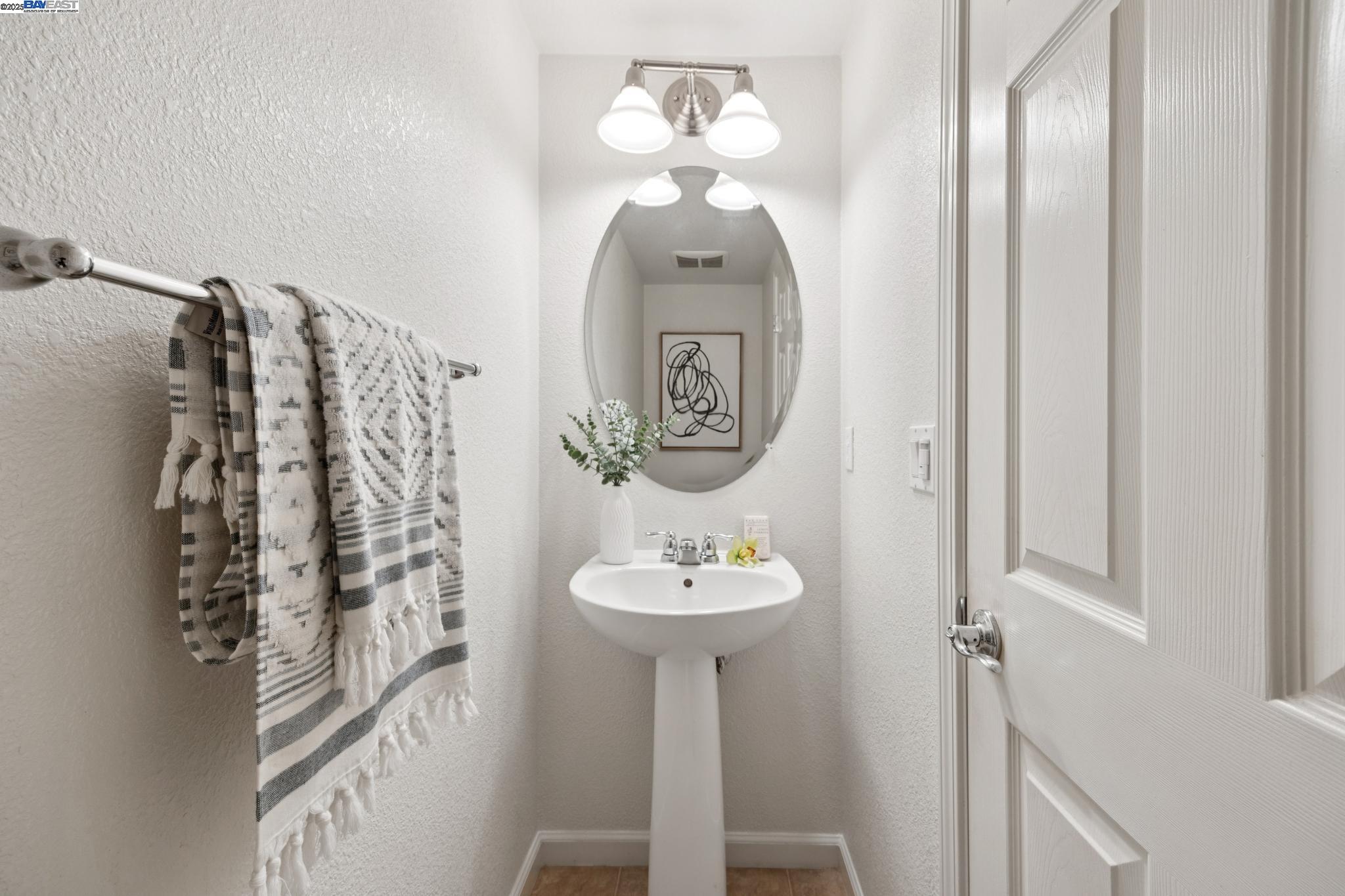 Detail Gallery Image 27 of 43 For 124 Montevina Way, Hayward,  CA 94545 - 3 Beds | 3/1 Baths