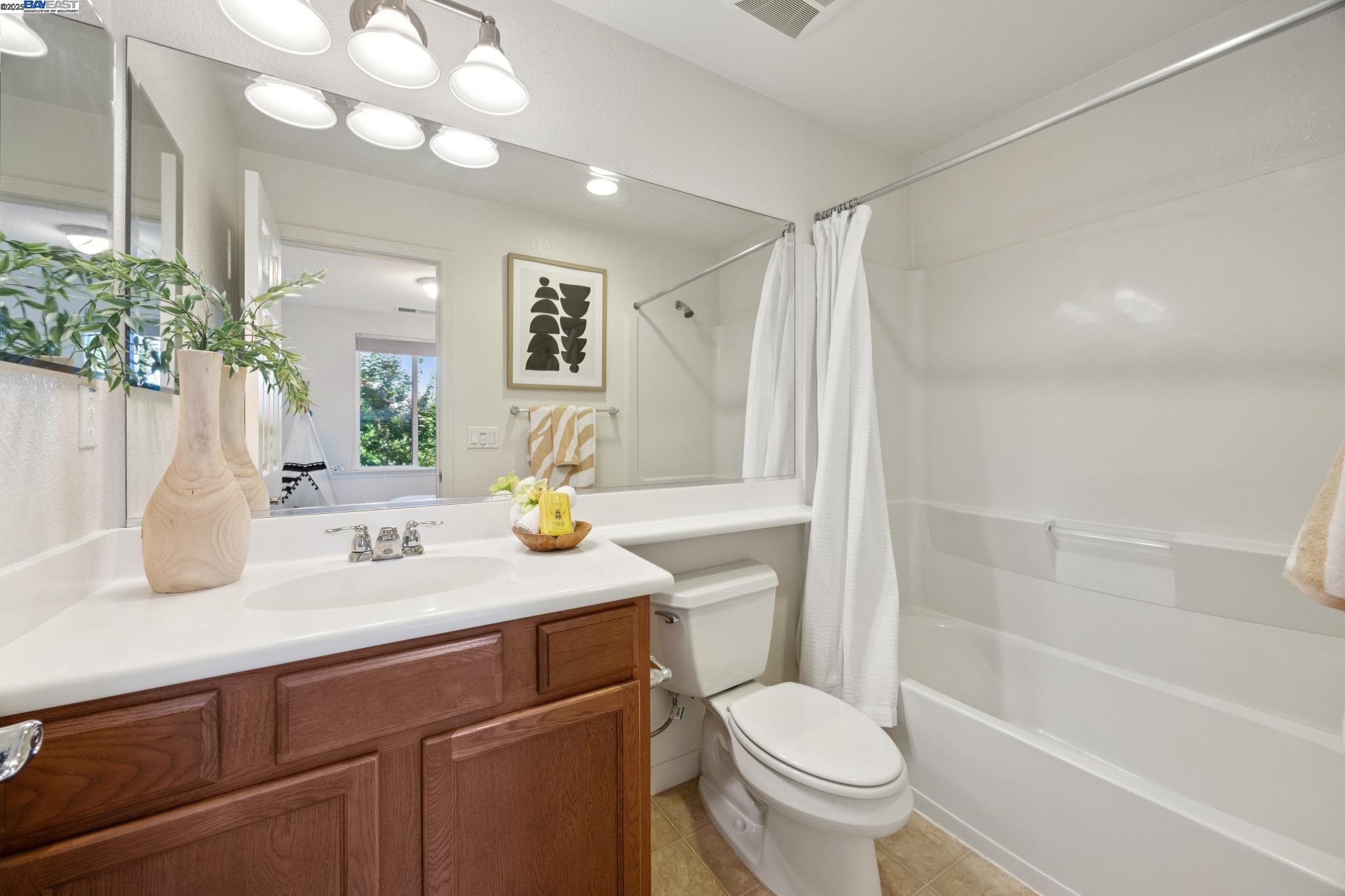 Detail Gallery Image 39 of 43 For 124 Montevina Way, Hayward,  CA 94545 - 3 Beds | 3/1 Baths