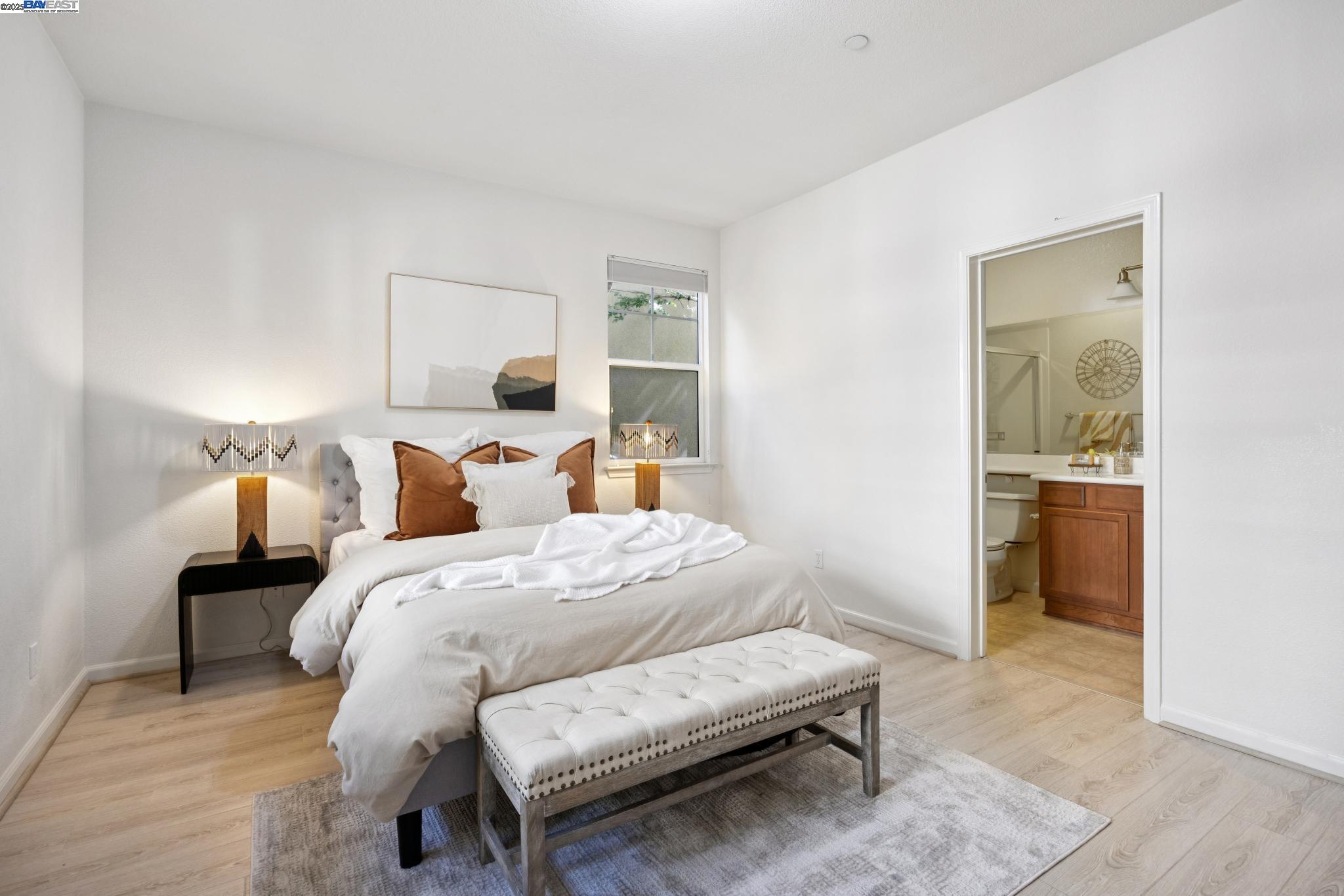 Detail Gallery Image 5 of 43 For 124 Montevina Way, Hayward,  CA 94545 - 3 Beds | 3/1 Baths