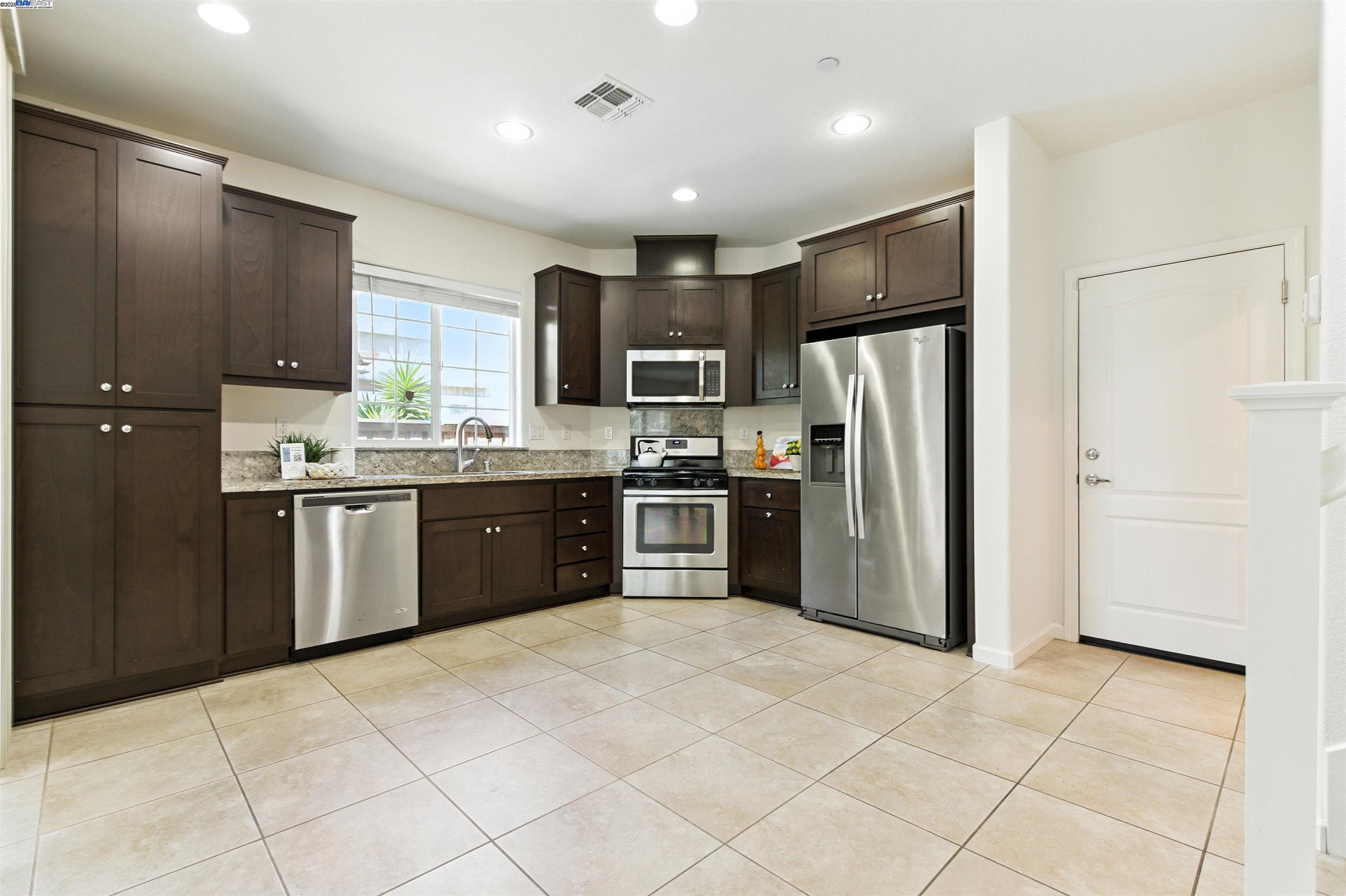 Photo #8: 41106508 Listing: Photo #8