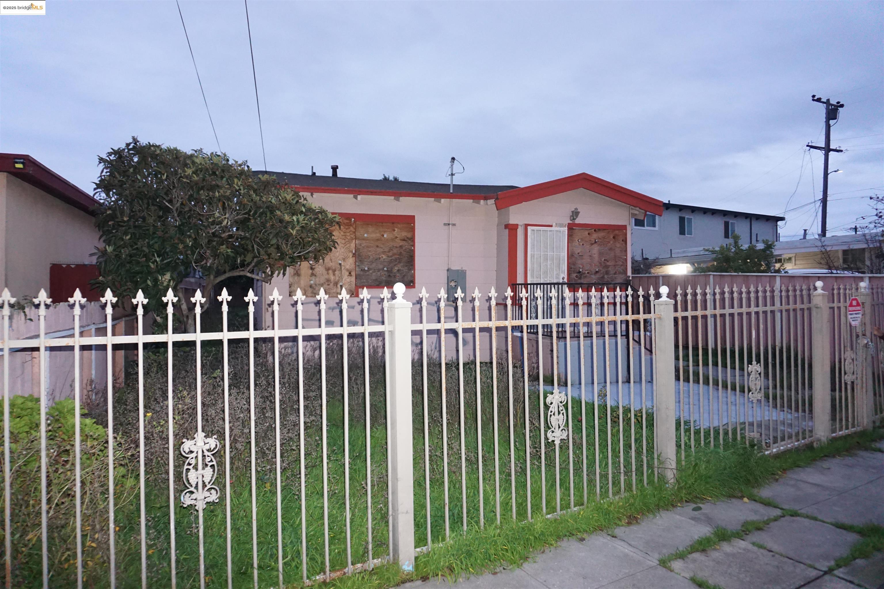 Detail Gallery Image 1 of 1 For 1413 Post Ave, San Pablo,  CA 94806 - 3 Beds | 1 Baths