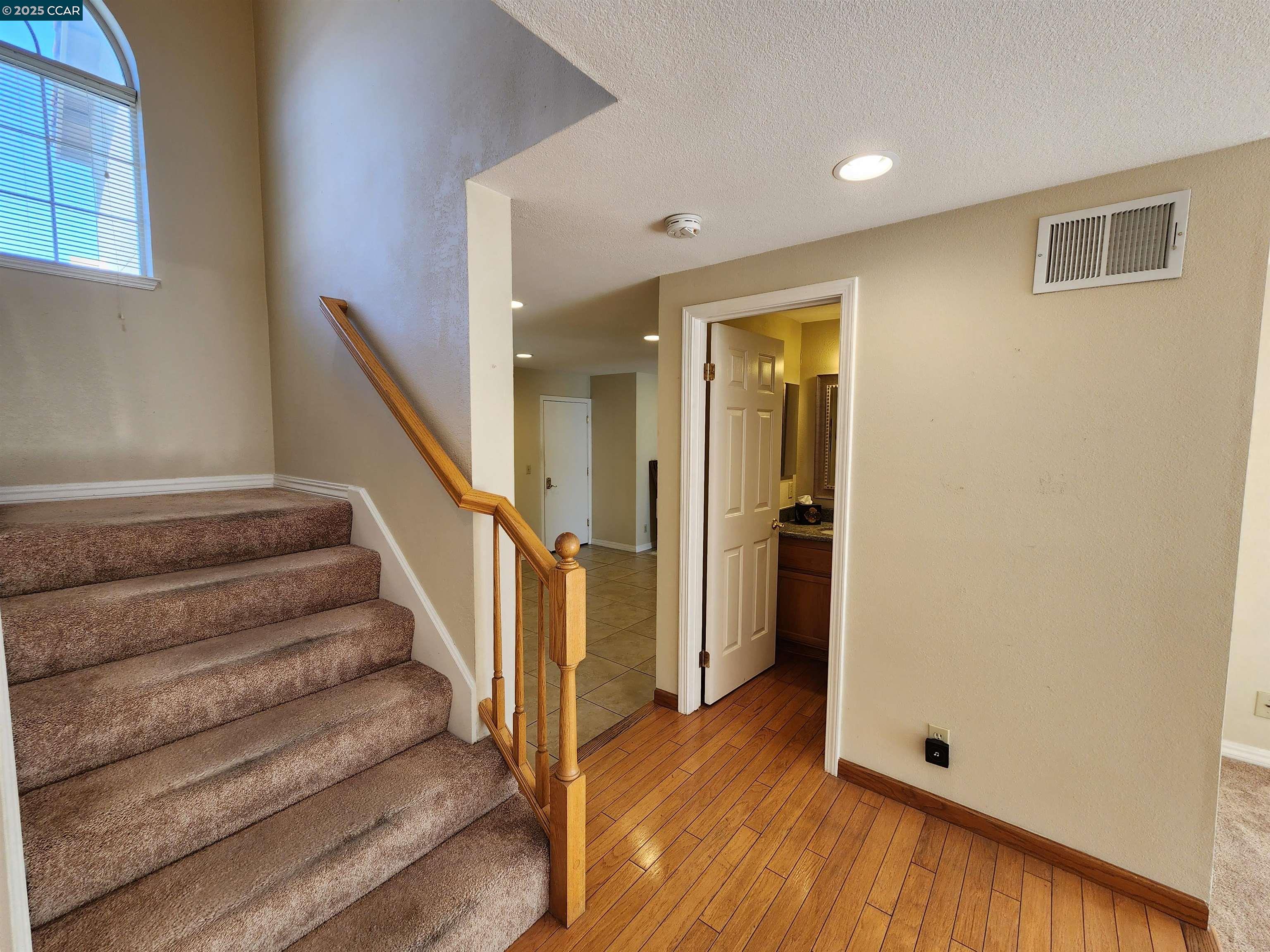 Detail Gallery Image 3 of 28 For 617 S Blackbrush Ln, San Ramon,  CA 94582 - 4 Beds | 2/1 Baths