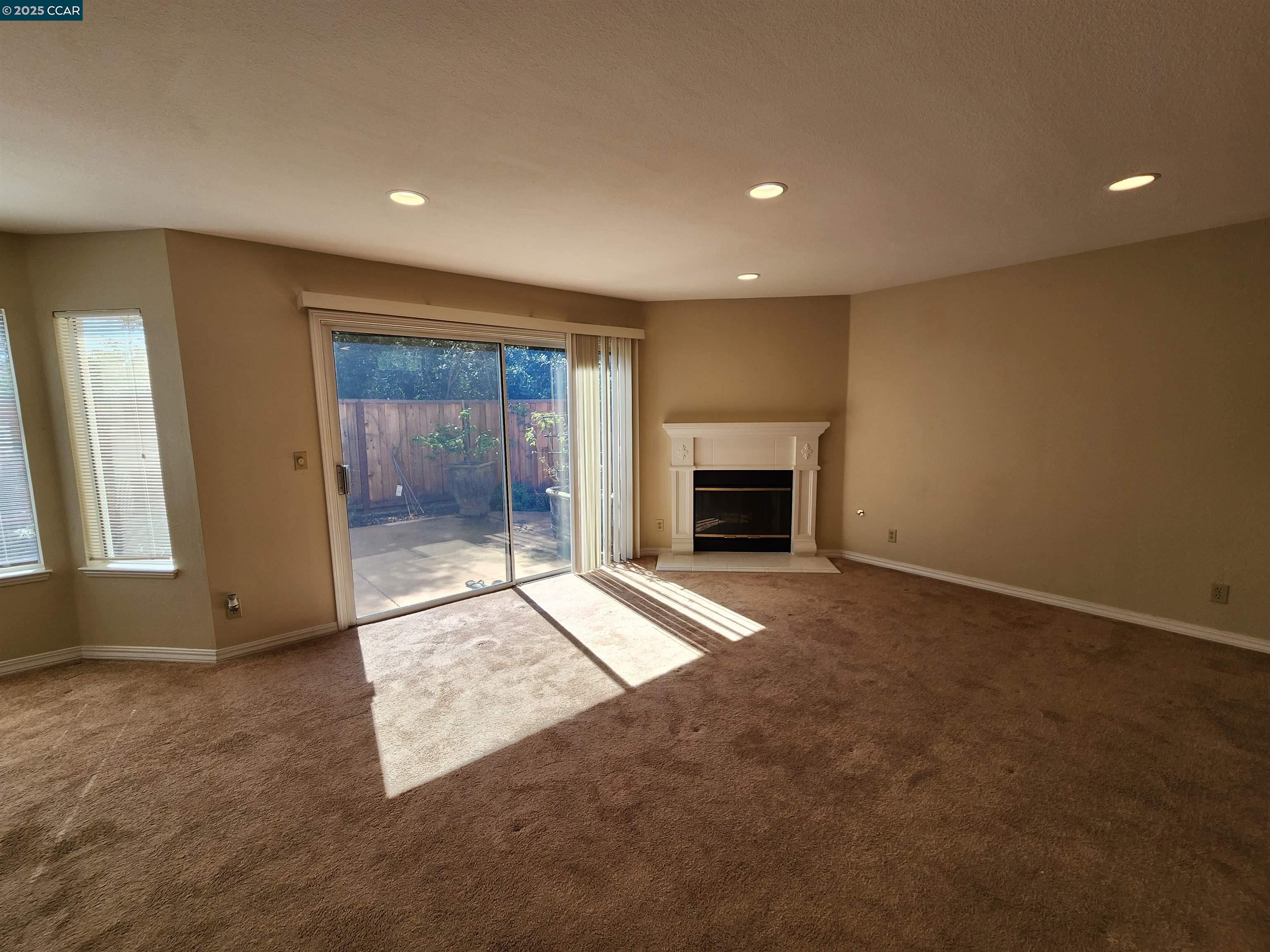 Detail Gallery Image 4 of 28 For 617 S Blackbrush Ln, San Ramon,  CA 94582 - 4 Beds | 2/1 Baths
