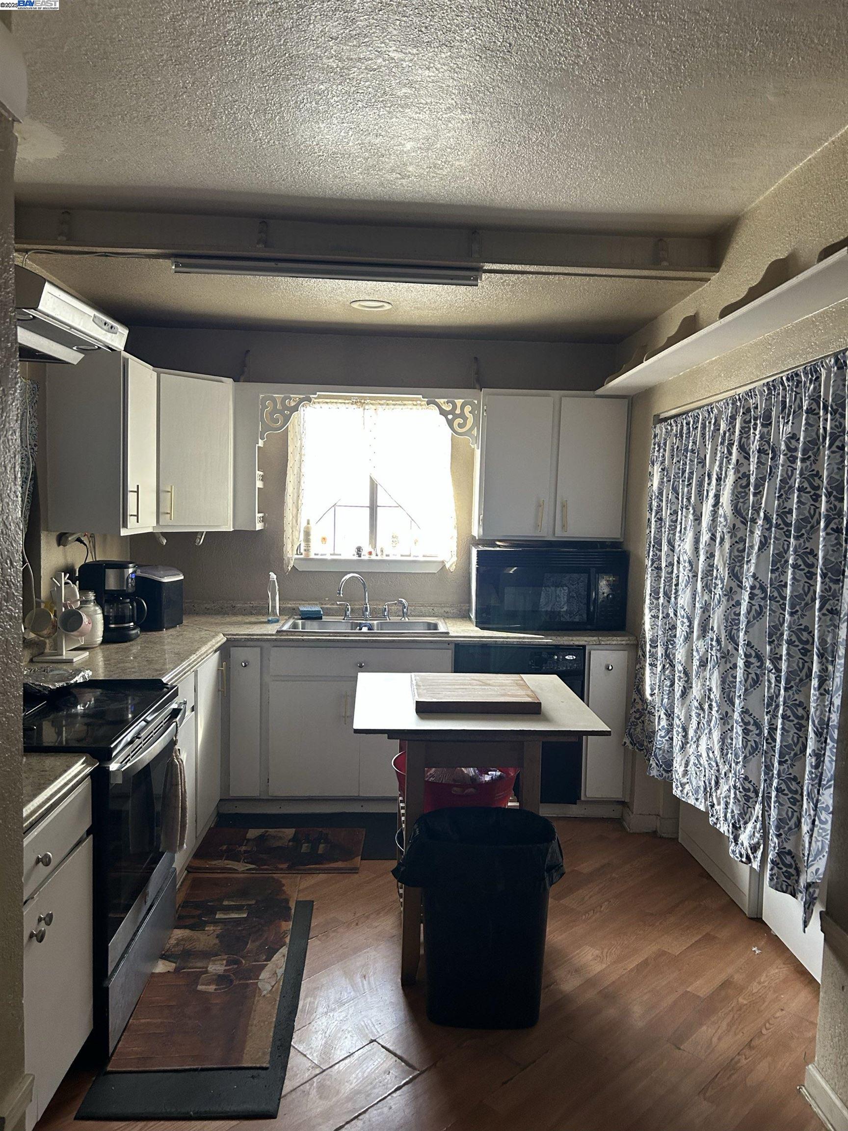 Detail Gallery Image 6 of 7 For 461 Nevada St, Portola,  CA 96122 - 4 Beds | 1 Baths