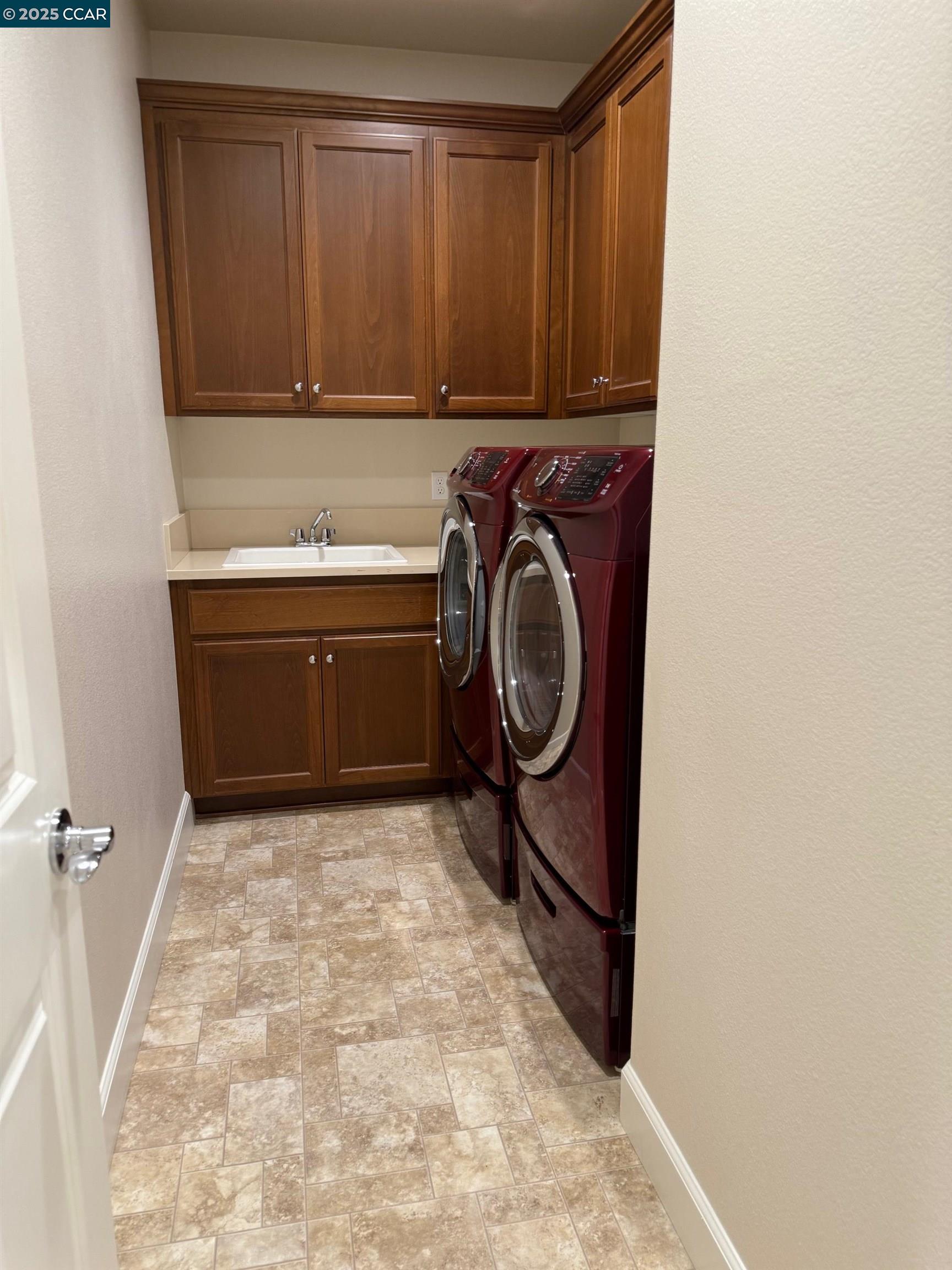 Detail Gallery Image 11 of 31 For 5476 Pinnacle View Way, Antioch,  CA 94531 - 4 Beds | 2 Baths