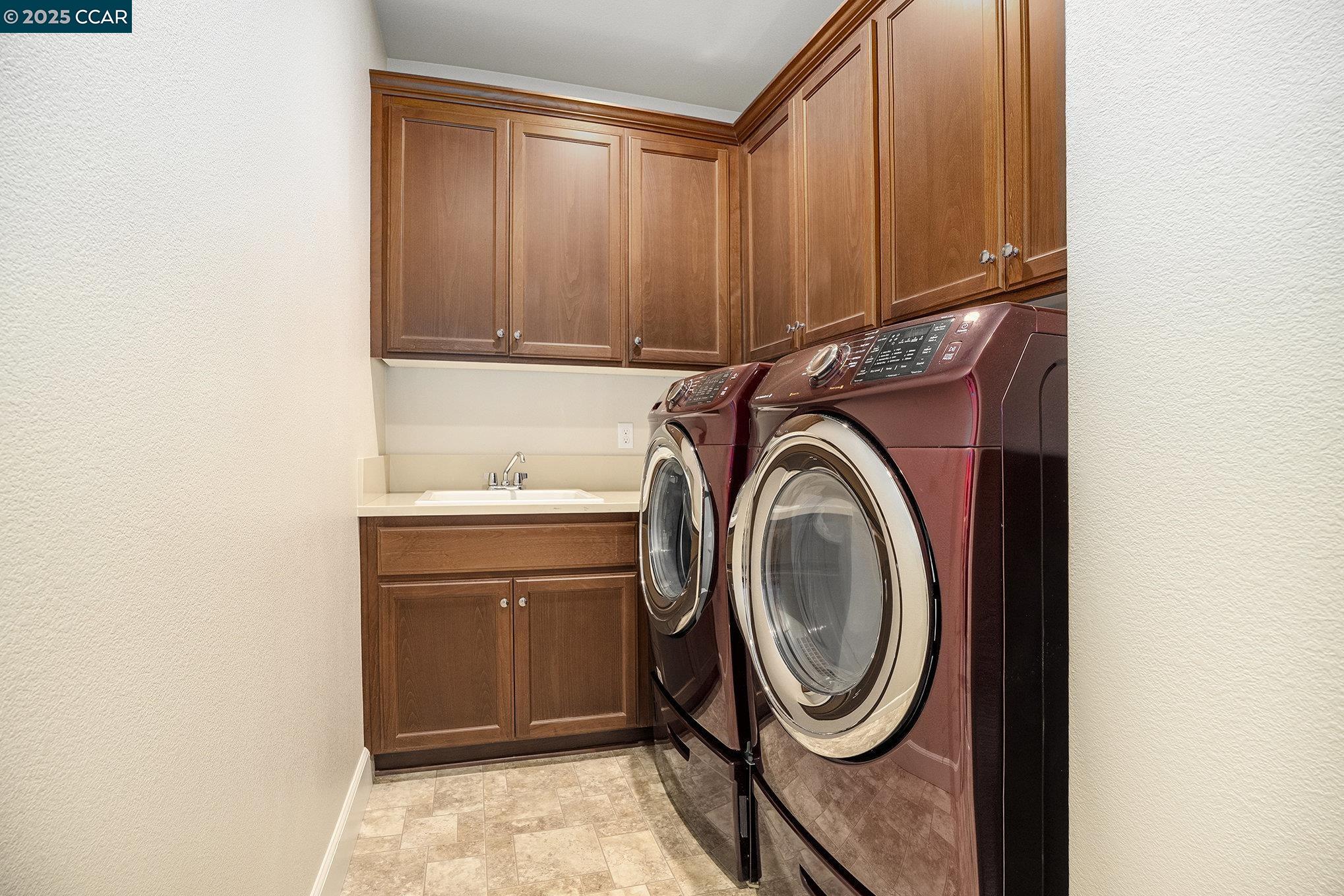 Detail Gallery Image 12 of 31 For 5476 Pinnacle View Way, Antioch,  CA 94531 - 4 Beds | 2 Baths