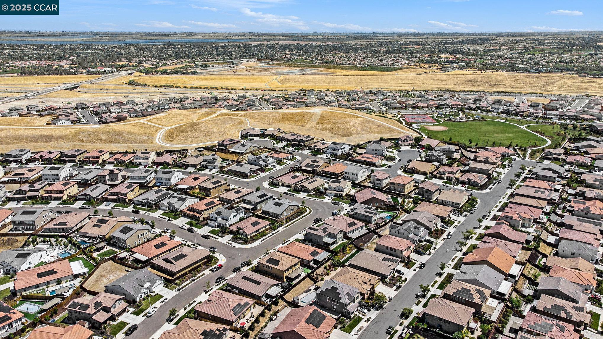 Detail Gallery Image 7 of 31 For 5476 Pinnacle View Way, Antioch,  CA 94531 - 4 Beds | 2 Baths