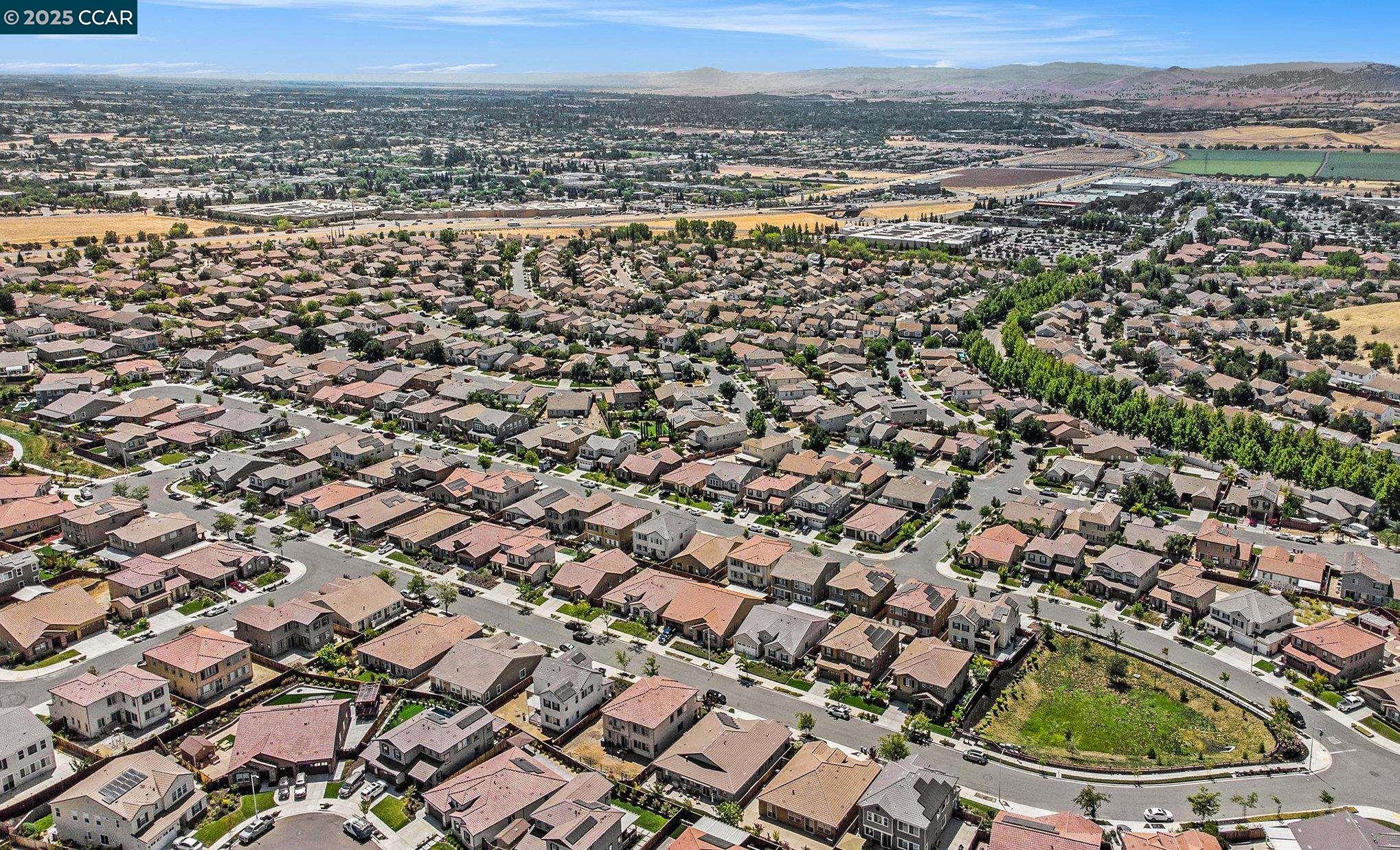 Detail Gallery Image 8 of 31 For 5476 Pinnacle View Way, Antioch,  CA 94531 - 4 Beds | 2 Baths