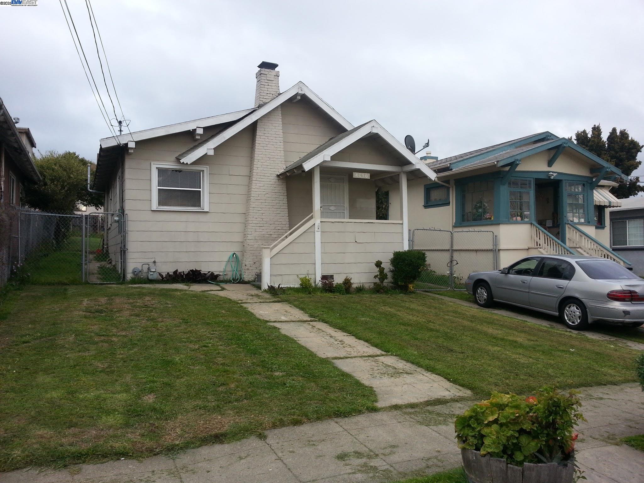 Detail Gallery Image 1 of 14 For Santa Rita St, Oakland,  CA 94601 - 2 Beds | 1 Baths