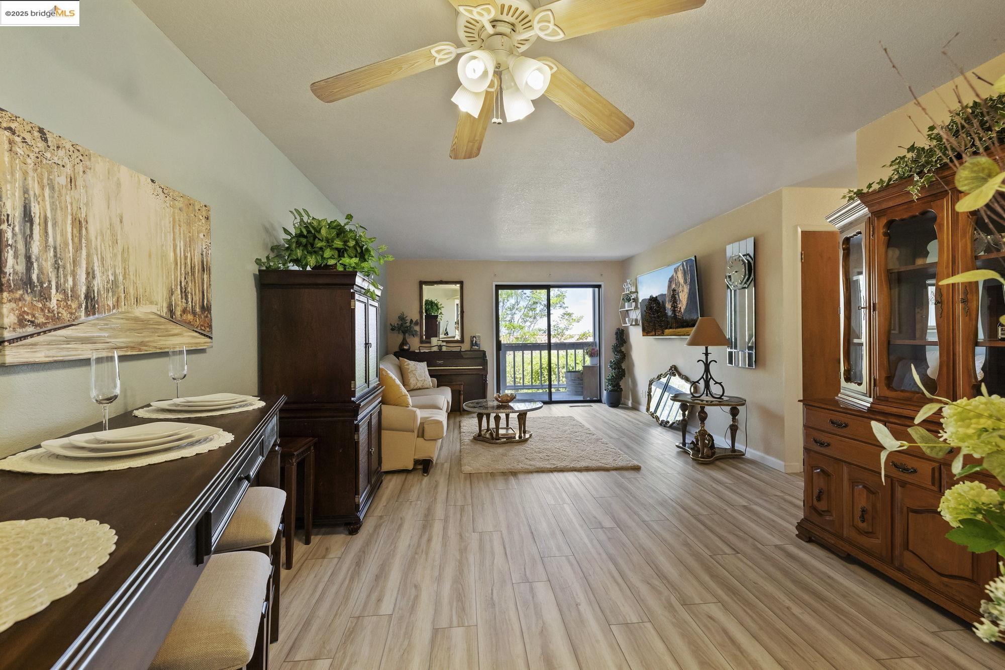 Detail Gallery Image 2 of 24 For 19849 Villa Drive #113, Sonora,  CA 95370 - 2 Beds | 2 Baths