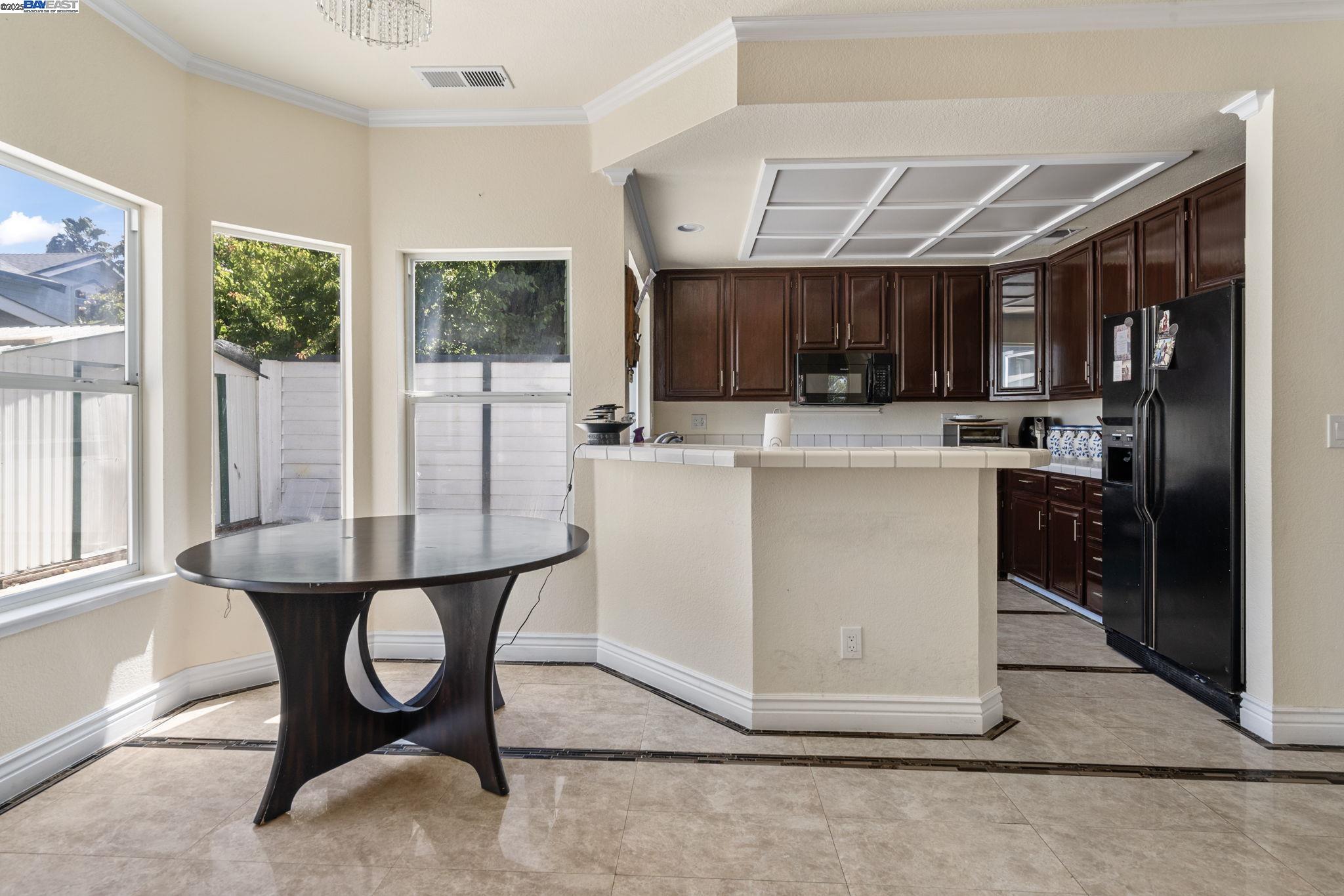 Detail Gallery Image 18 of 37 For 33228 Jamie Cir, Fremont,  CA 94555 - 4 Beds | 2/1 Baths