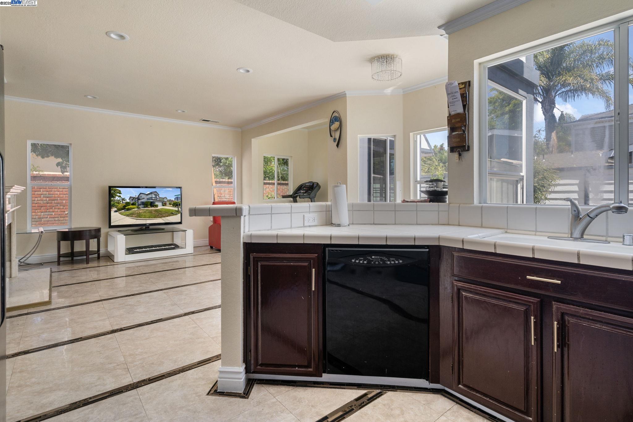 Detail Gallery Image 22 of 37 For 33228 Jamie Cir, Fremont,  CA 94555 - 4 Beds | 2/1 Baths