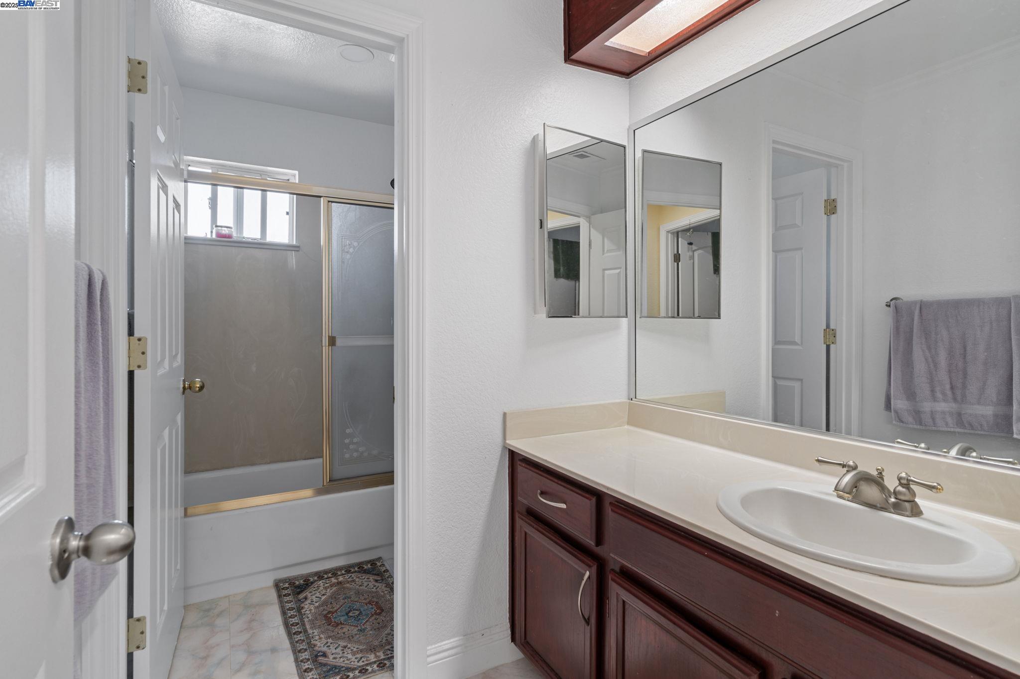 Detail Gallery Image 27 of 37 For 33228 Jamie Cir, Fremont,  CA 94555 - 4 Beds | 2/1 Baths