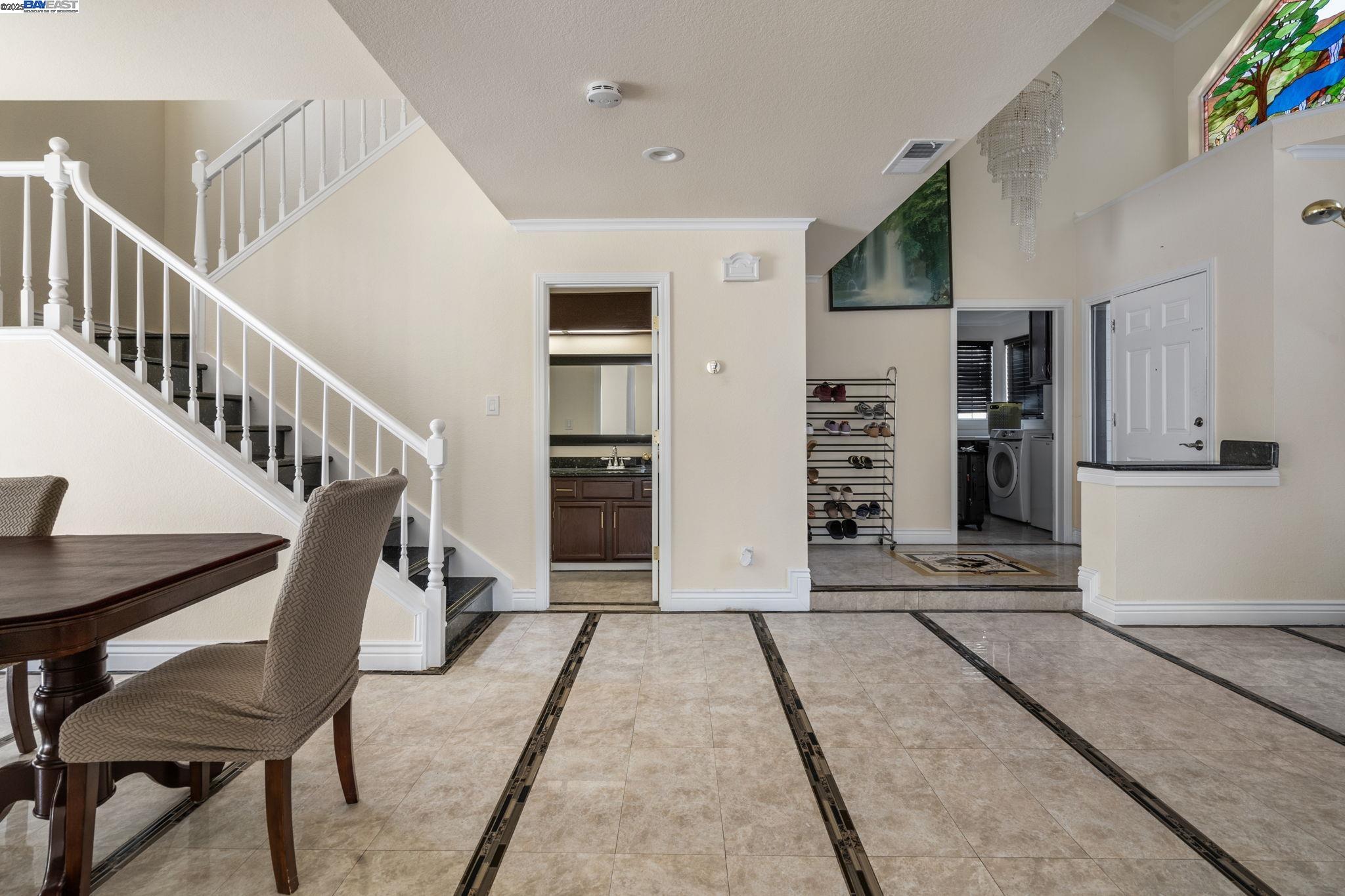 Detail Gallery Image 8 of 37 For 33228 Jamie Cir, Fremont,  CA 94555 - 4 Beds | 2/1 Baths