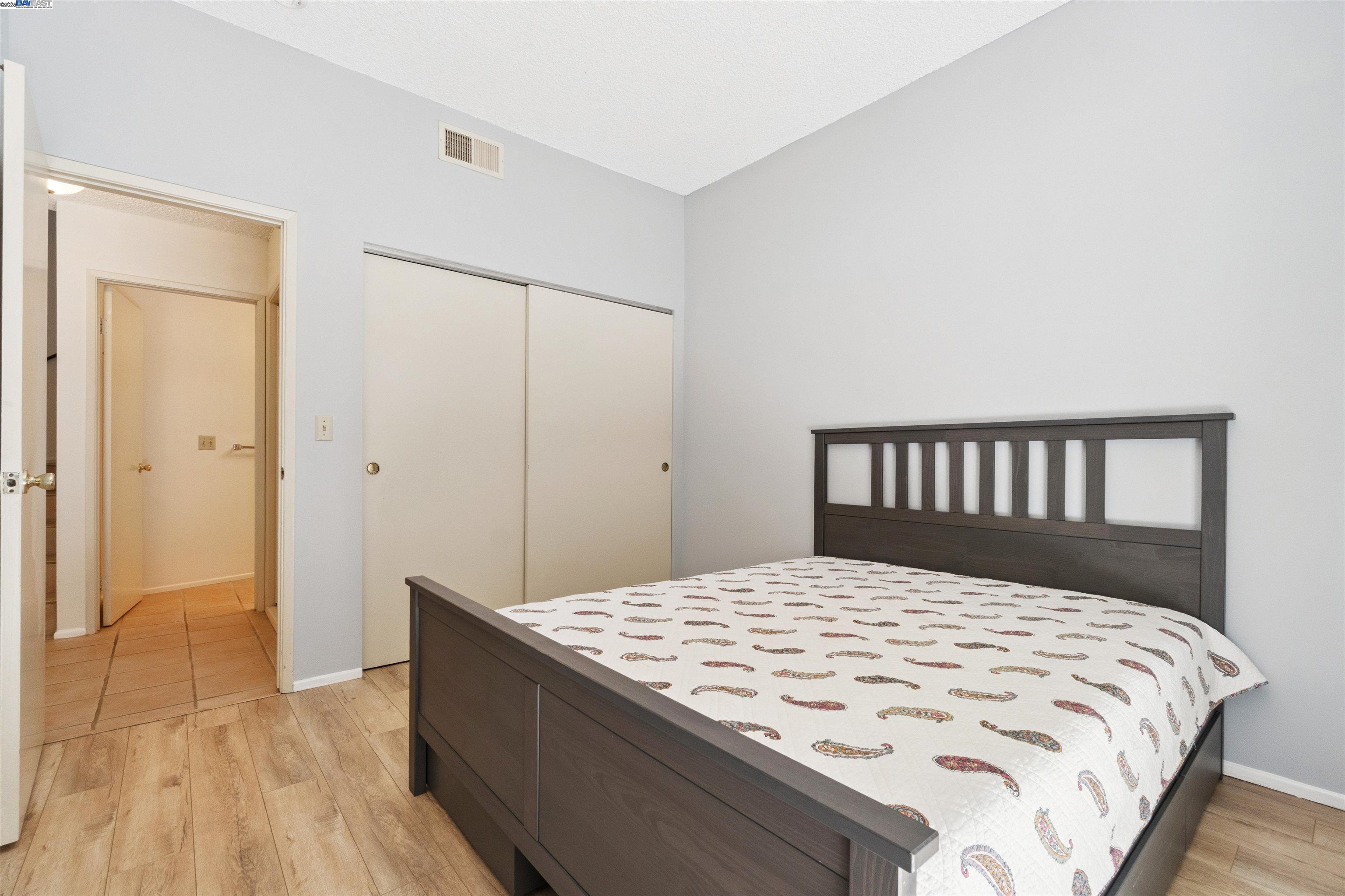 Detail Gallery Image 18 of 26 For 3065 Paddington Rd, Glendale,  CA 91206 - 3 Beds | 2/1 Baths