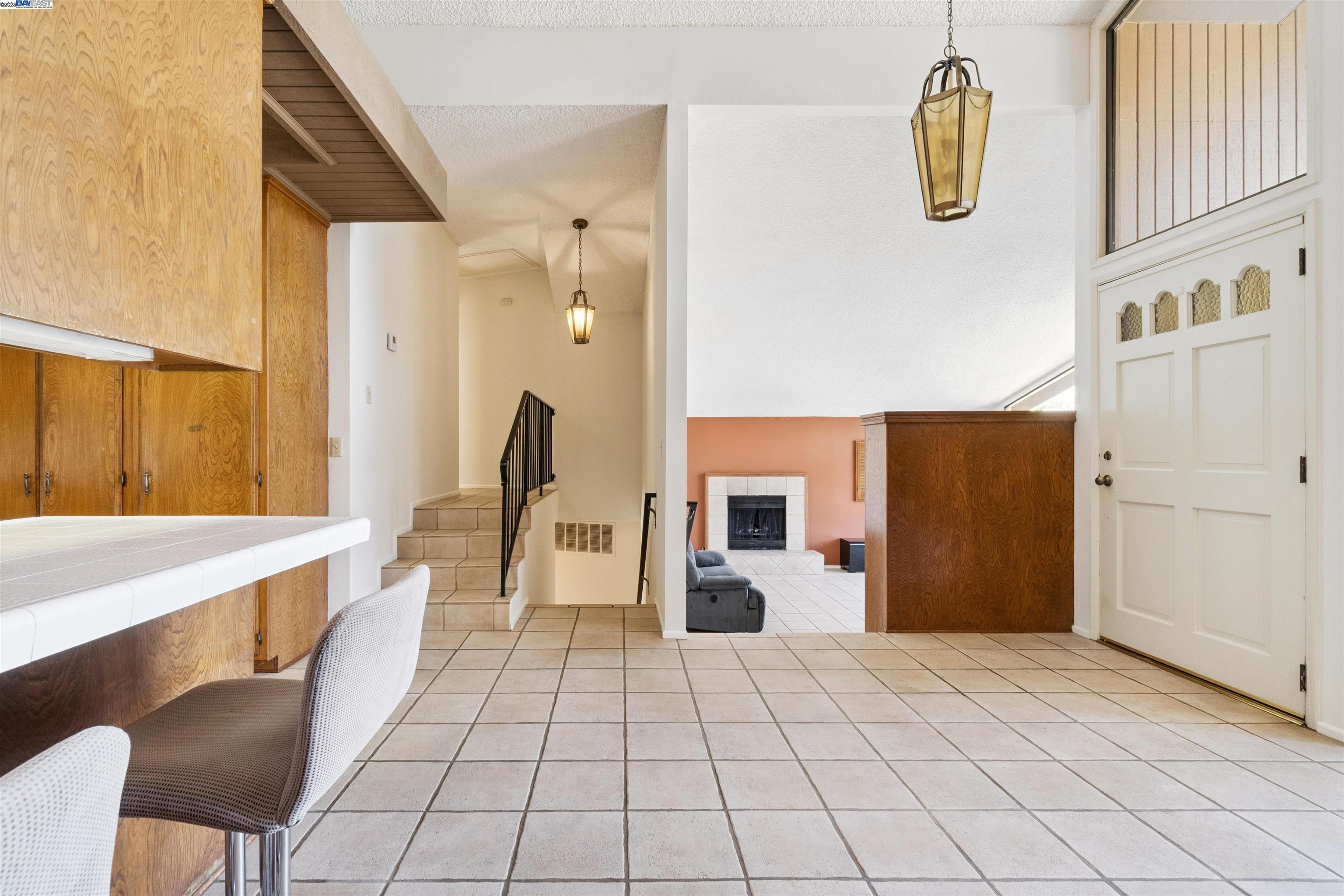 Detail Gallery Image 9 of 26 For 3065 Paddington Rd, Glendale,  CA 91206 - 3 Beds | 2/1 Baths