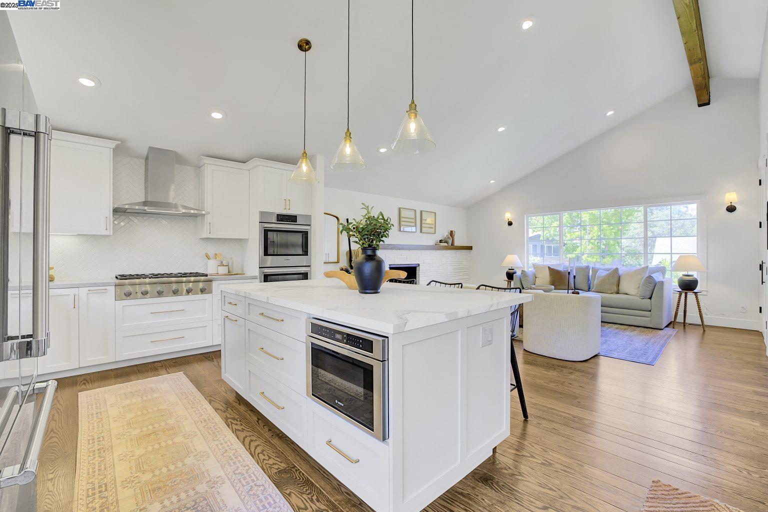 Detail Gallery Image 13 of 55 For 382 Castello Rd, Lafayette,  CA 94549 - 3 Beds | 2/1 Baths