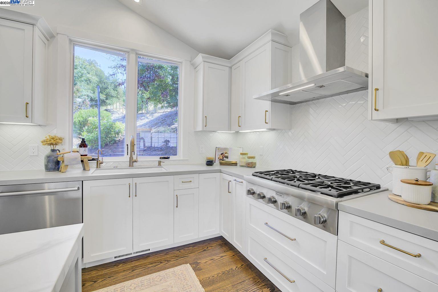 Detail Gallery Image 15 of 55 For 382 Castello Rd, Lafayette,  CA 94549 - 3 Beds | 2/1 Baths