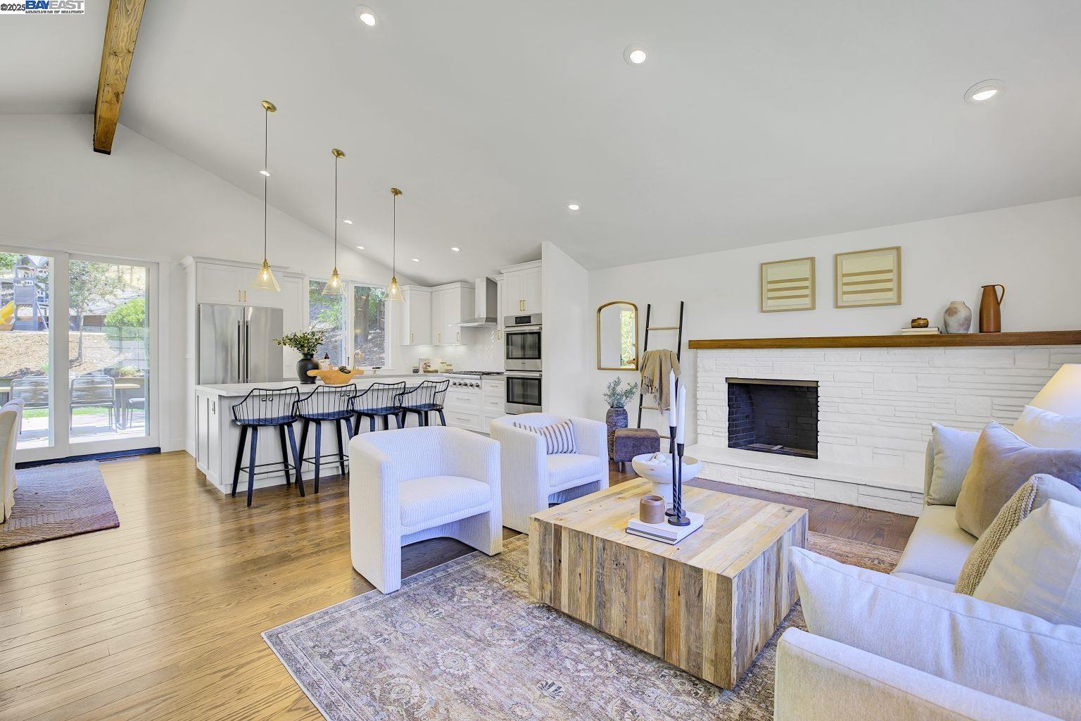 Detail Gallery Image 3 of 55 For 382 Castello Rd, Lafayette,  CA 94549 - 3 Beds | 2/1 Baths