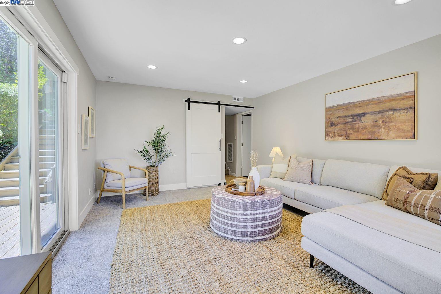 Detail Gallery Image 22 of 55 For 382 Castello Rd, Lafayette,  CA 94549 - 3 Beds | 2/1 Baths