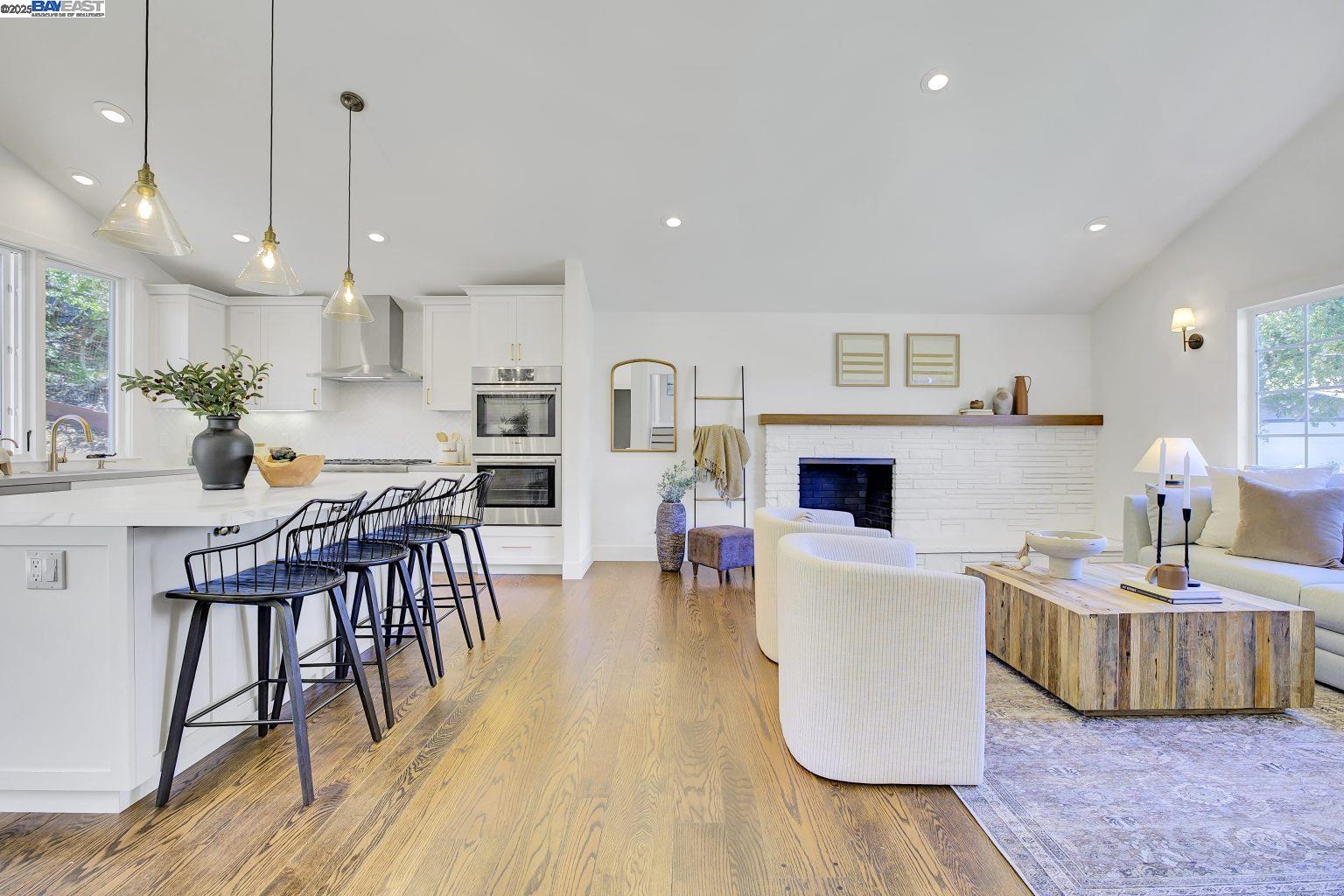 Detail Gallery Image 4 of 55 For 382 Castello Rd, Lafayette,  CA 94549 - 3 Beds | 2/1 Baths