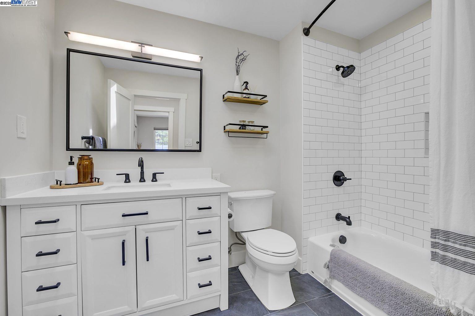 Detail Gallery Image 32 of 55 For 382 Castello Rd, Lafayette,  CA 94549 - 3 Beds | 2/1 Baths