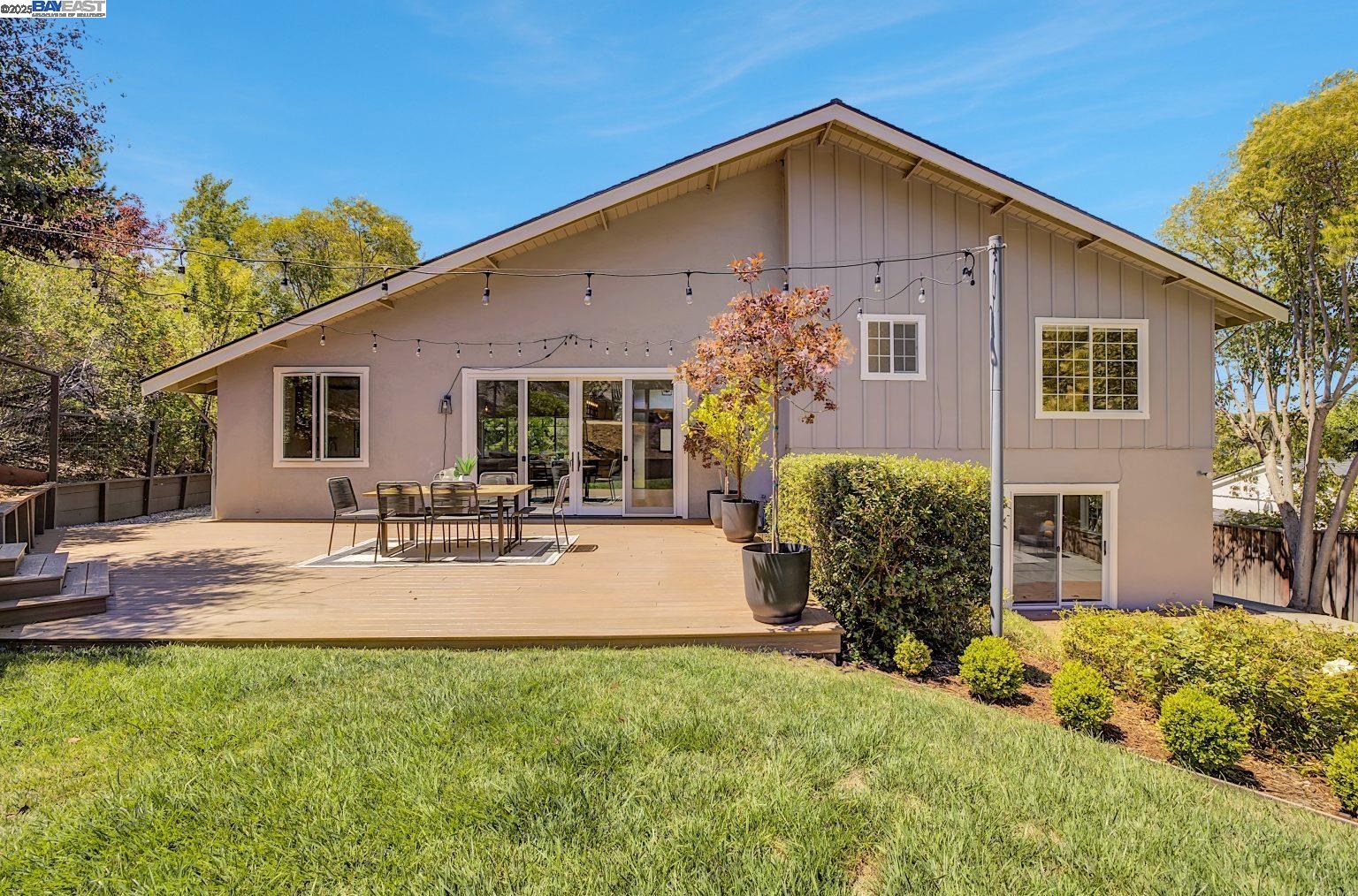 Detail Gallery Image 40 of 55 For 382 Castello Rd, Lafayette,  CA 94549 - 3 Beds | 2/1 Baths